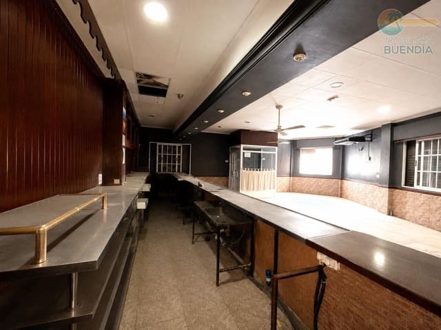 Commercial for sale in Puerto de Mazarron, Mazarrón - € 150,000 (Ref: 7759555)