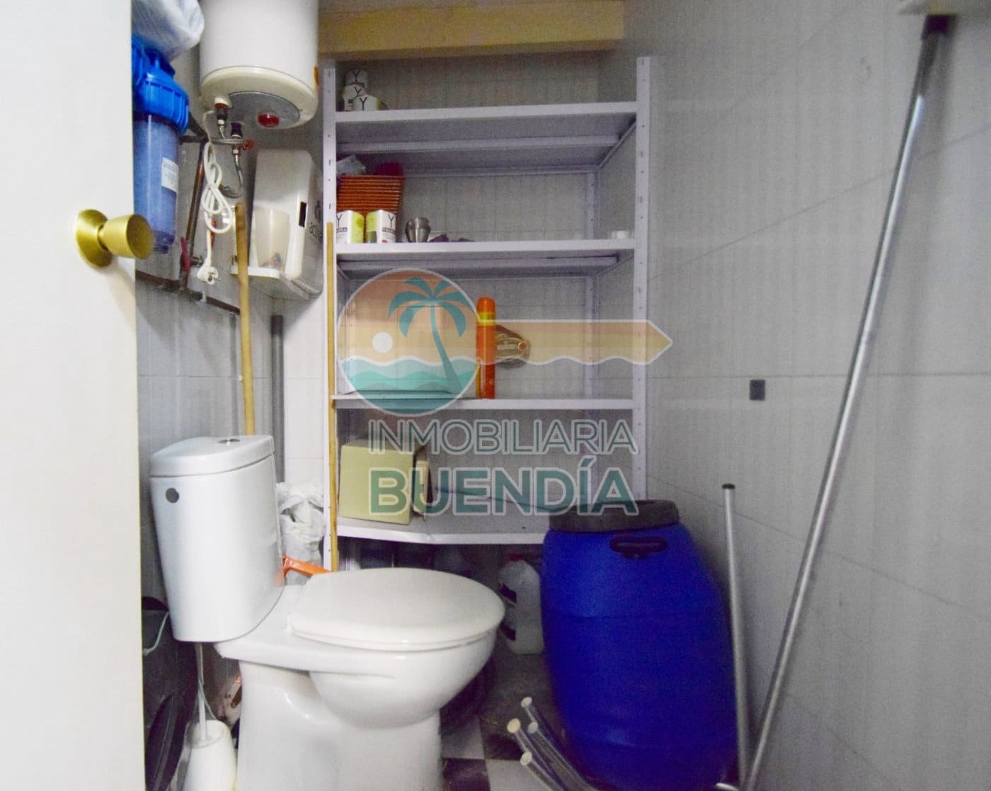 Commercieel te koop in Puerto de Mazarron - € 129.900 (Ref: 7759558)