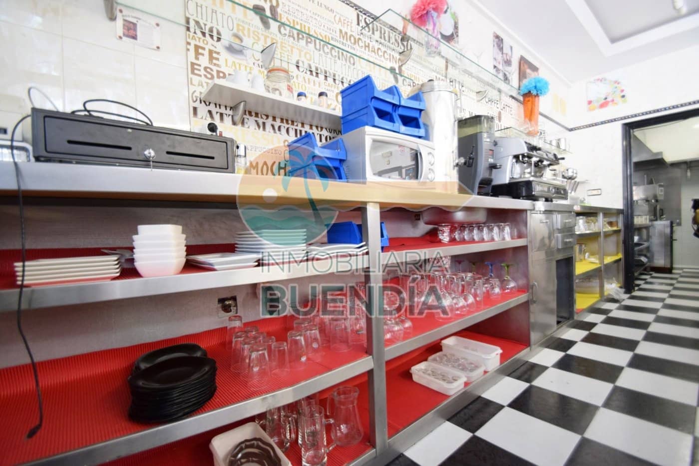 Commercieel te koop in Puerto de Mazarron - € 129.900 (Ref: 7759558)