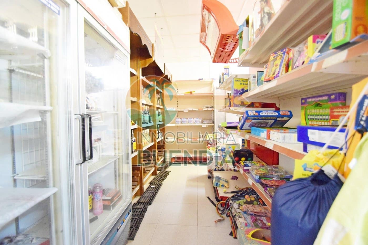 Erhverv til salg i Puerto de Mazarron med garage - € 209.800 (Ref: 7759564)