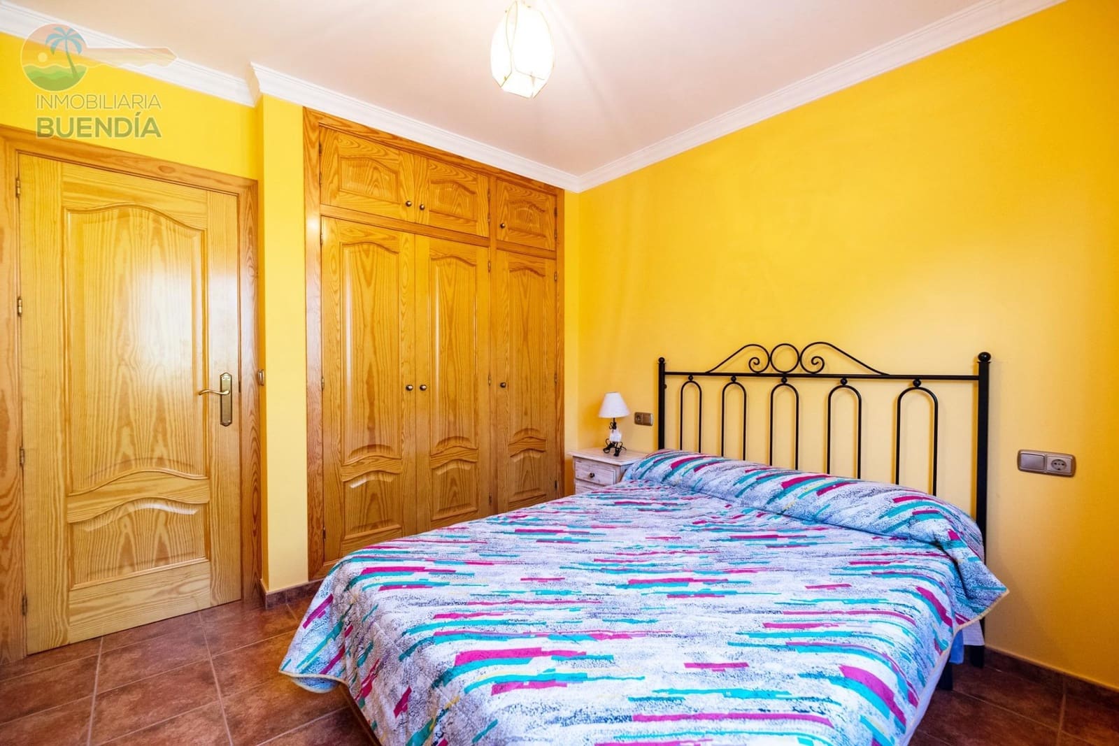 4 sypialnia Finka/Dom wiejski na sprzedaż w Leiva z garażem - 399 000 € (Ref: 7759600)