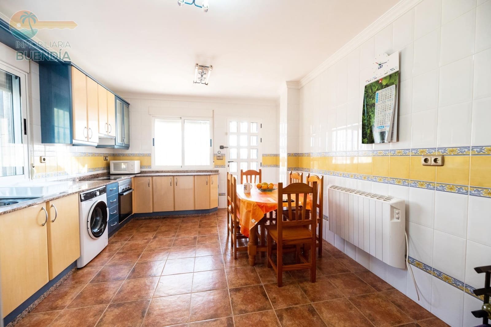 4 sypialnia Finka/Dom wiejski na sprzedaż w Leiva z garażem - 399 000 € (Ref: 7759600)