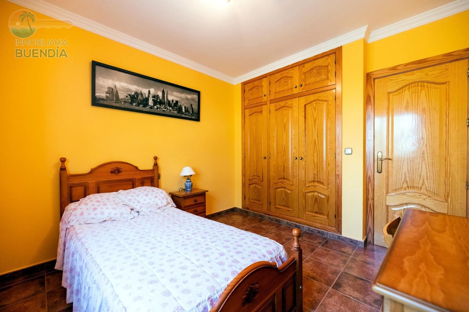 4 sypialnia Finka/Dom wiejski na sprzedaż w Leiva z garażem - 399 000 € (Ref: 7759600)