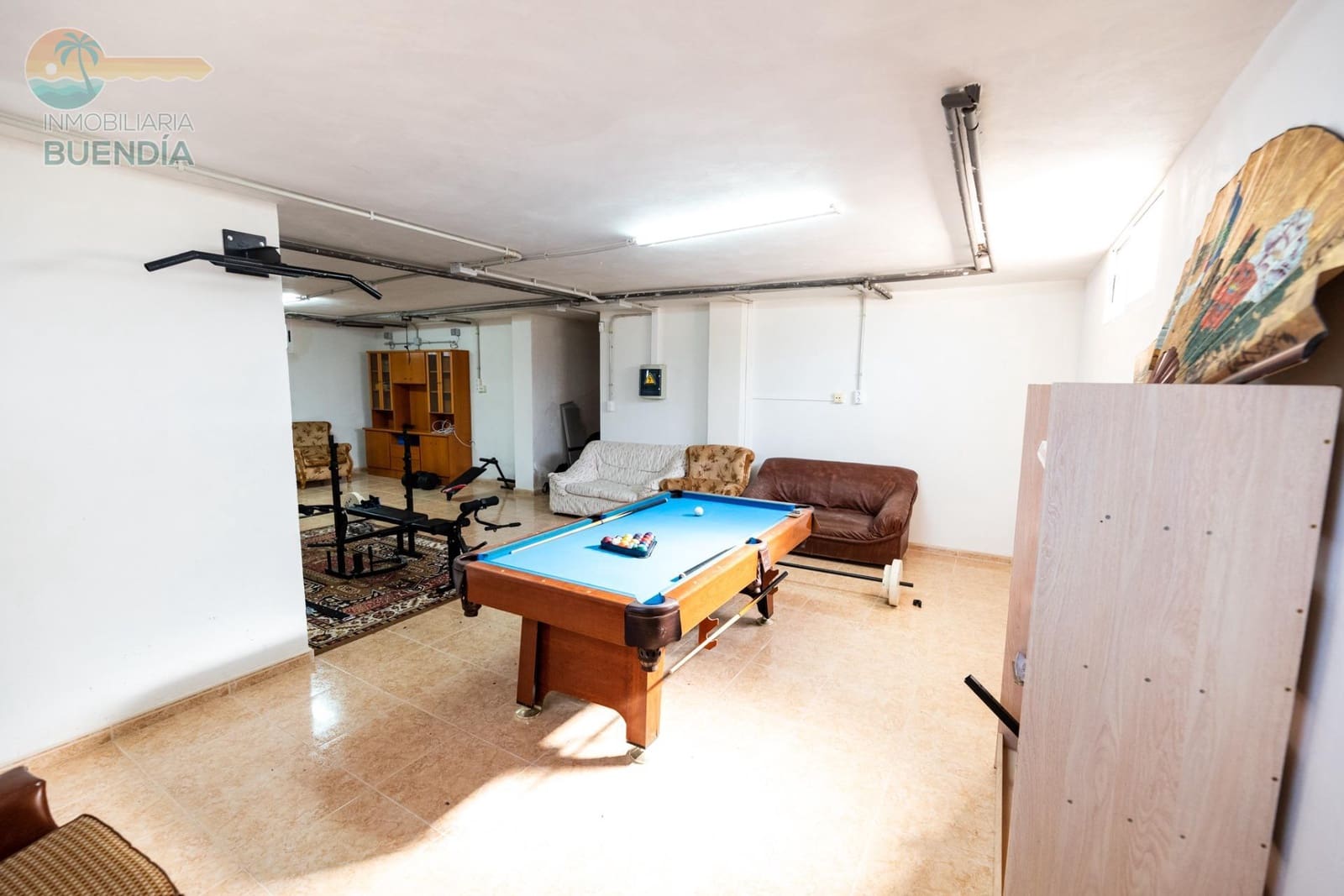 4 sypialnia Finka/Dom wiejski na sprzedaż w Leiva z garażem - 399 000 € (Ref: 7759600)