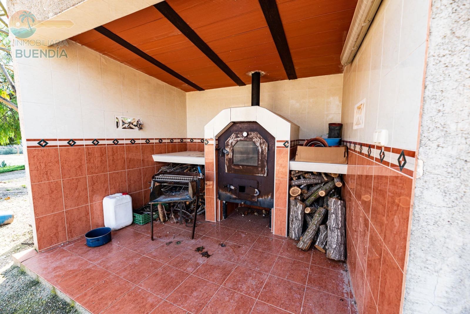 4 sypialnia Finka/Dom wiejski na sprzedaż w Leiva z garażem - 399 000 € (Ref: 7759600)