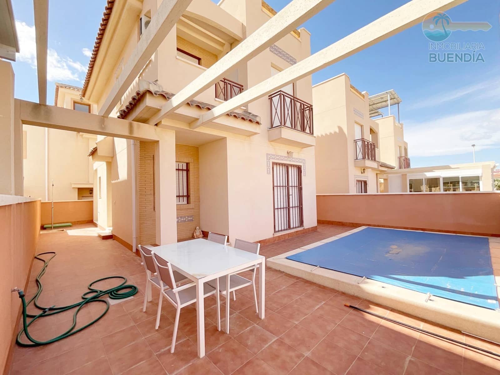 3 soveværelse Villa til salg i Alamillo med swimmingpool - € 279.000 (Ref: 8191388)