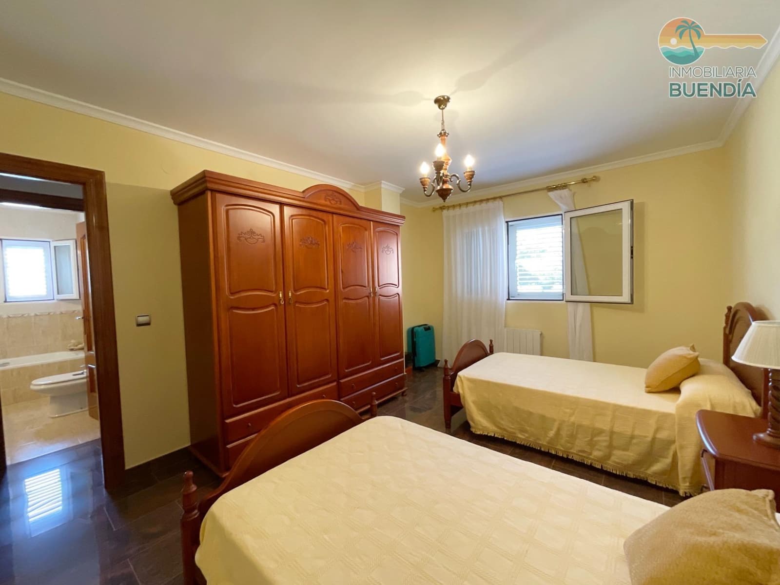 5 slaapkamer Villa te koop in Puerto de Mazarron met garage - € 390.000 (Ref: 8310860)