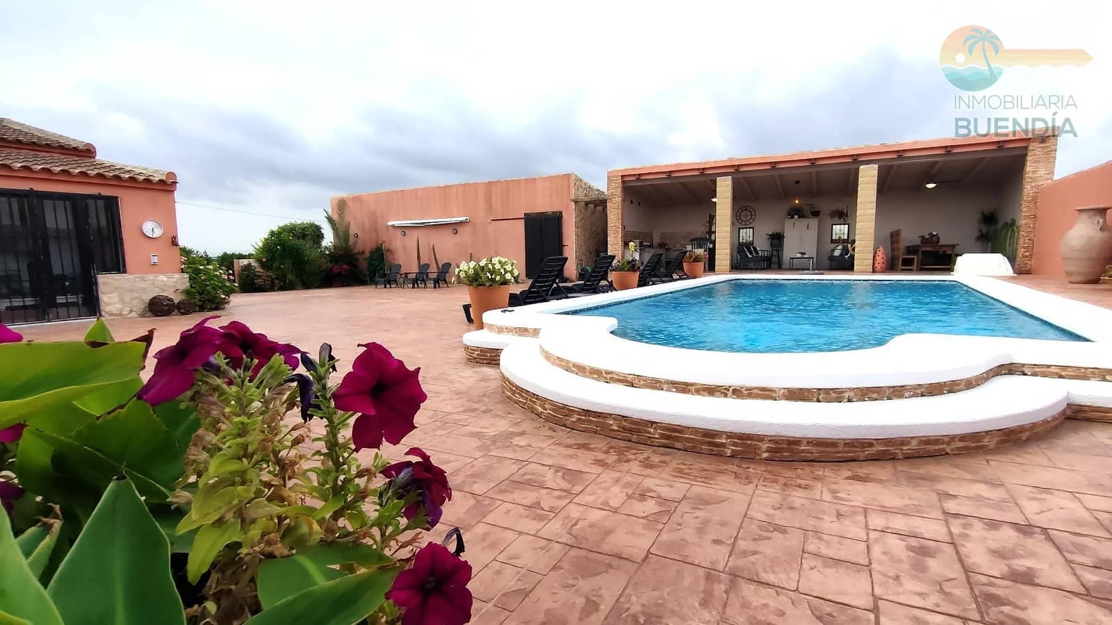 6 soveværelse Finca/Landehus til salg i Los Canovas med swimmingpool - € 495.000 (Ref: 8363160)