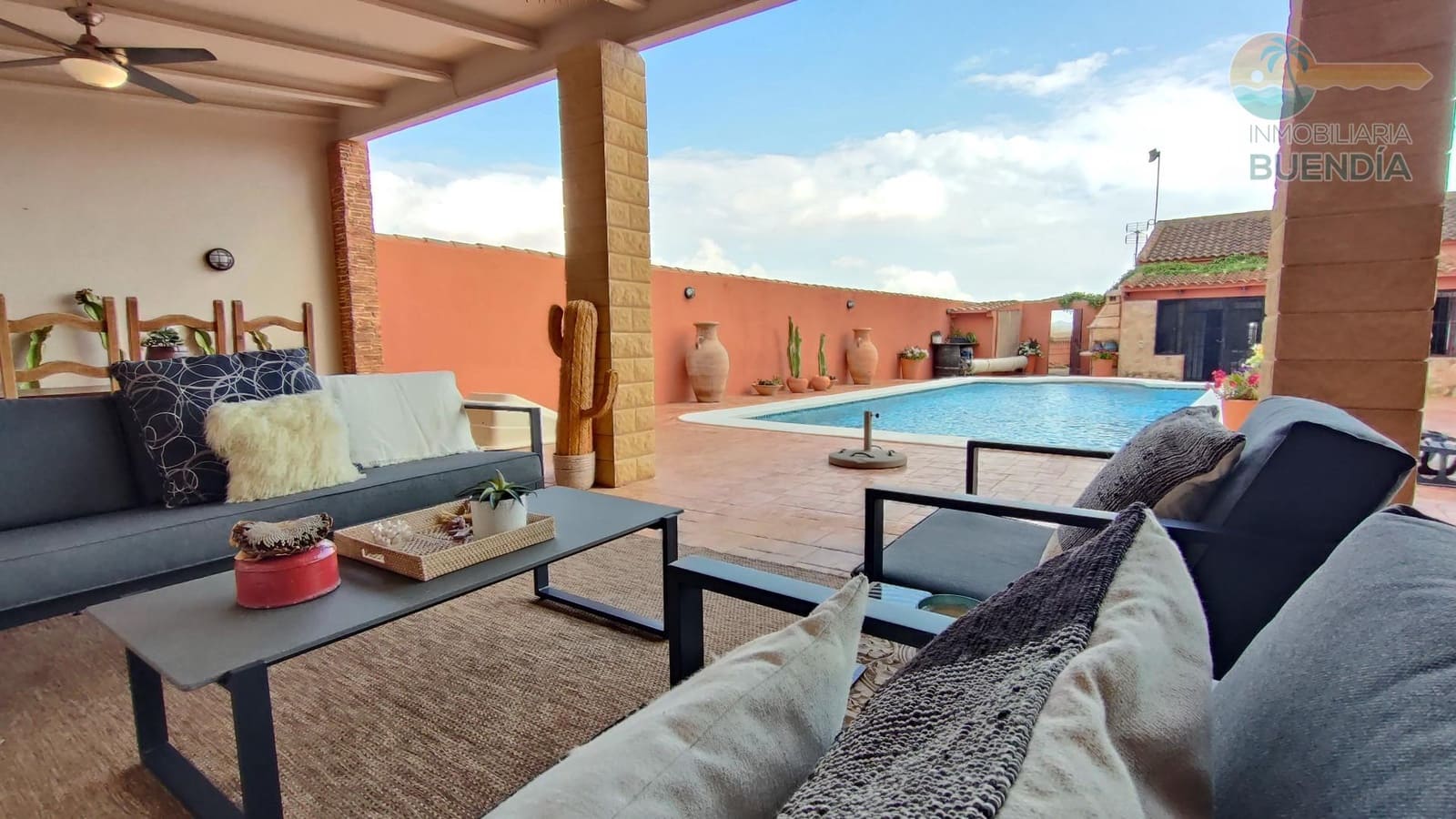 6 soveværelse Finca/Landehus til salg i Los Canovas med swimmingpool - € 495.000 (Ref: 8363160)