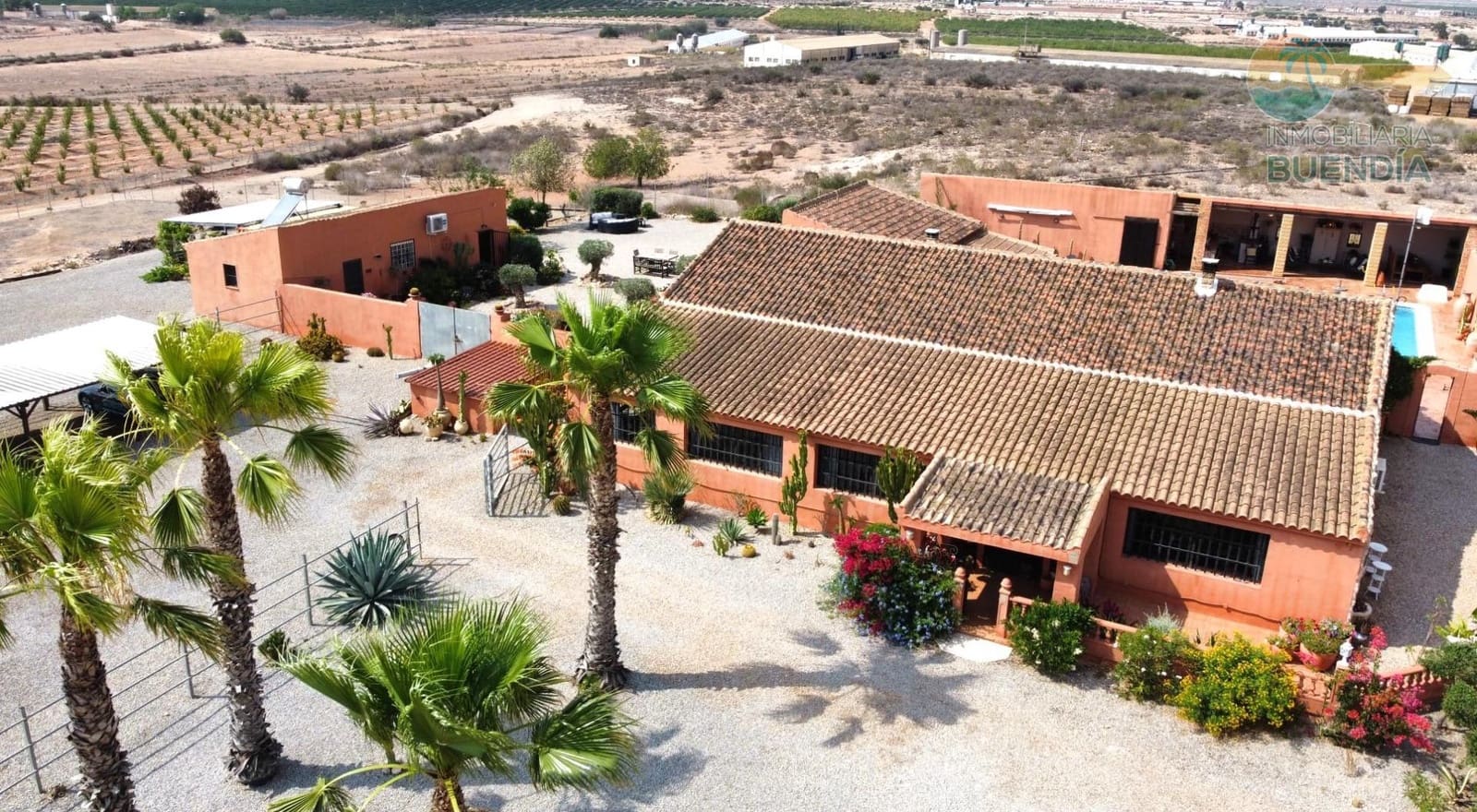 6 soveværelse Finca/Landehus til salg i Los Canovas med swimmingpool - € 495.000 (Ref: 8363160)