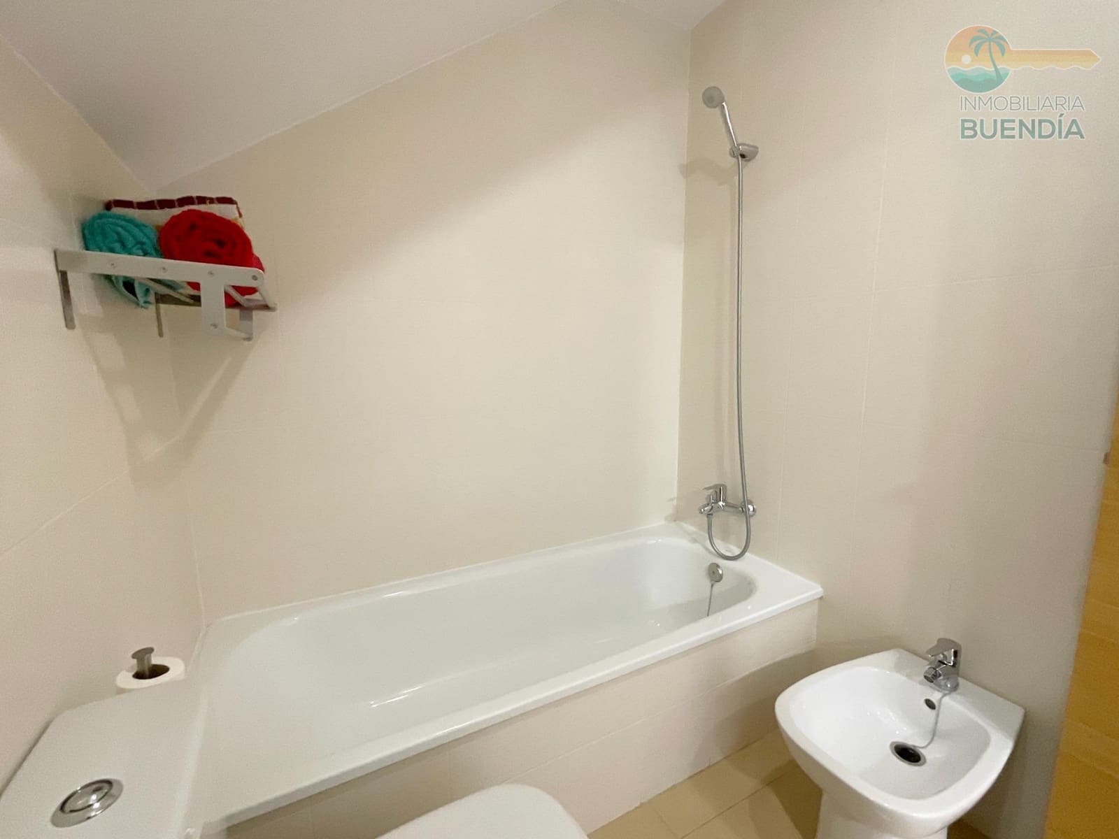 Apartamento de 2 habitaciones en Condado de Alhama en venta con piscina - 119.900 € (Ref: 8467991)