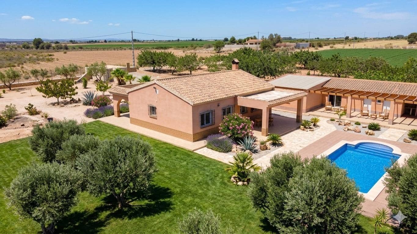 4 soveværelse Finca/Landehus til salg i Fuente Alamo de Murcia med swimmingpool garage - € 250.000 (Ref: 8511797)