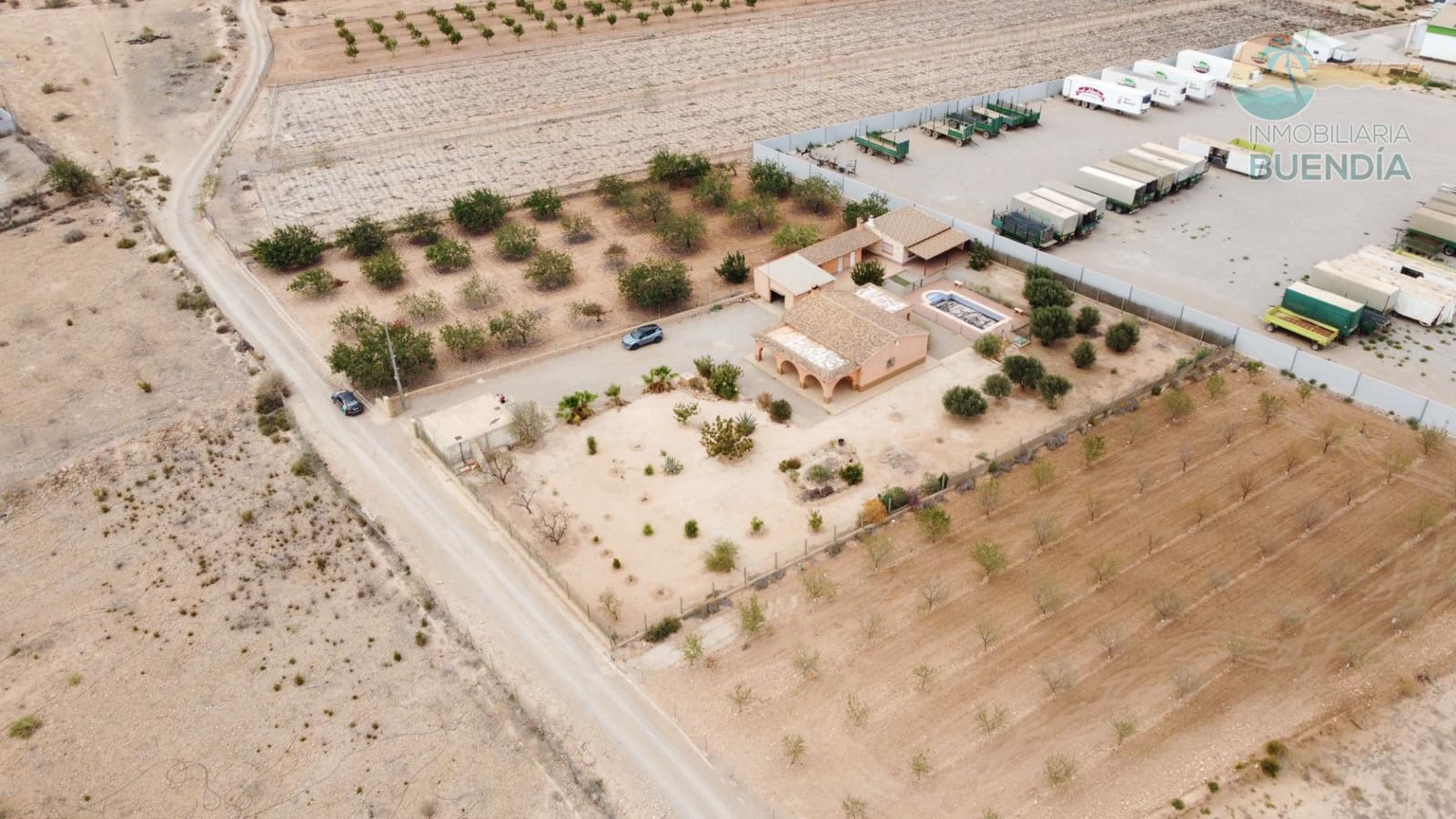 4 soveværelse Finca/Landehus til salg i Fuente Alamo de Murcia med swimmingpool garage - € 250.000 (Ref: 8511797)