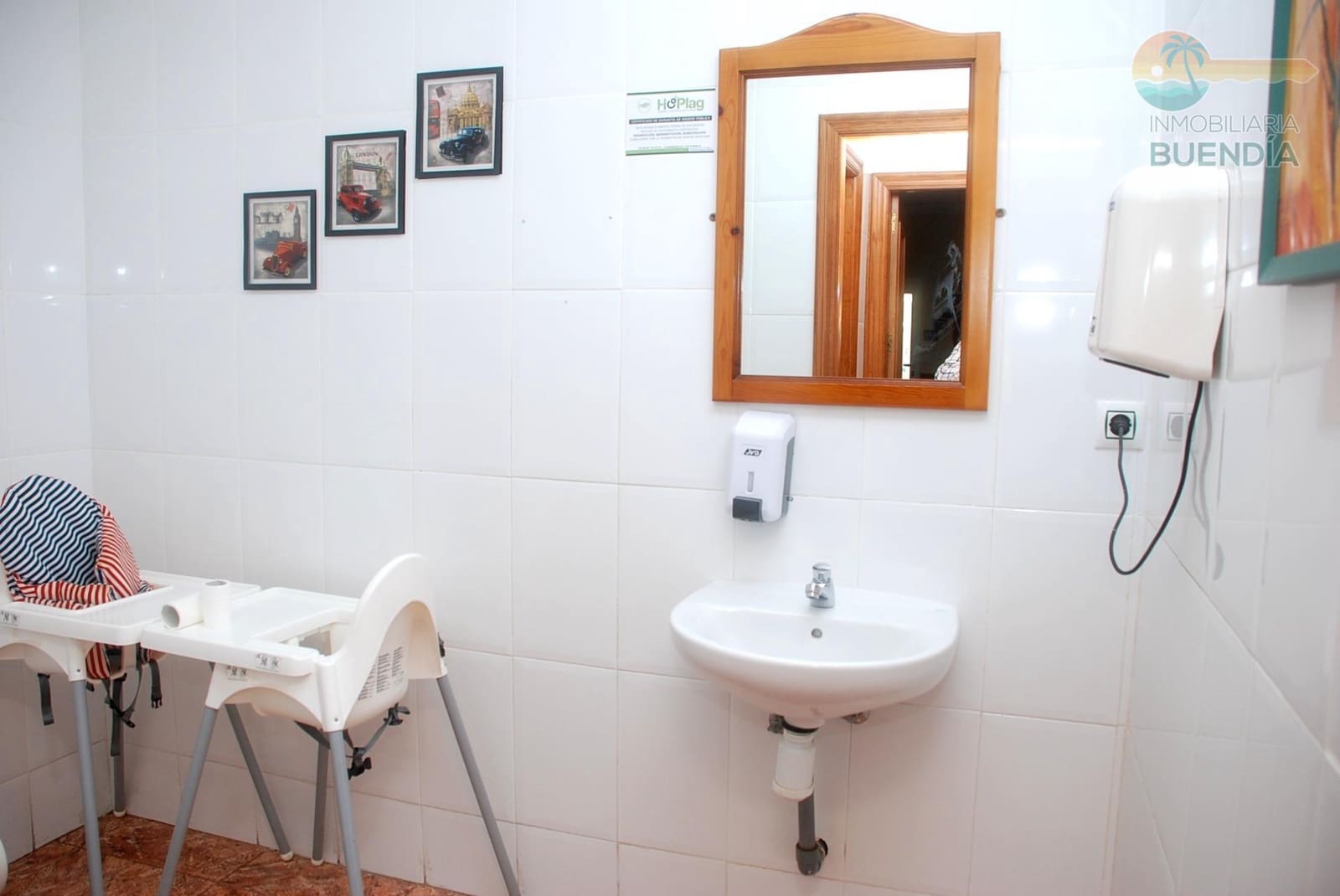 Commerciale in vendita in Puerto de Mazarron - 215.000 € (Rif: 8666539)