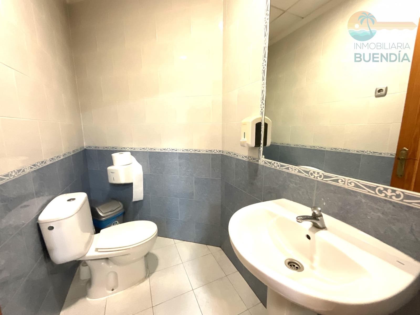 Kommersiell til salgs i Mazarron - € 390 000 (Ref: 8825265)