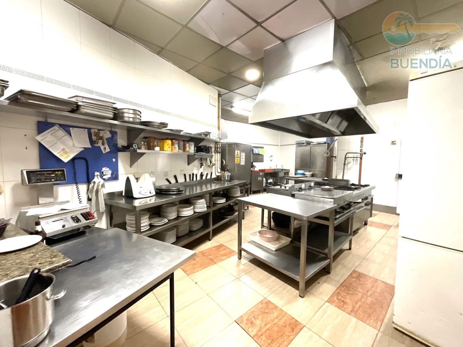 Kommersiell til salgs i Mazarron - € 390 000 (Ref: 8825265)