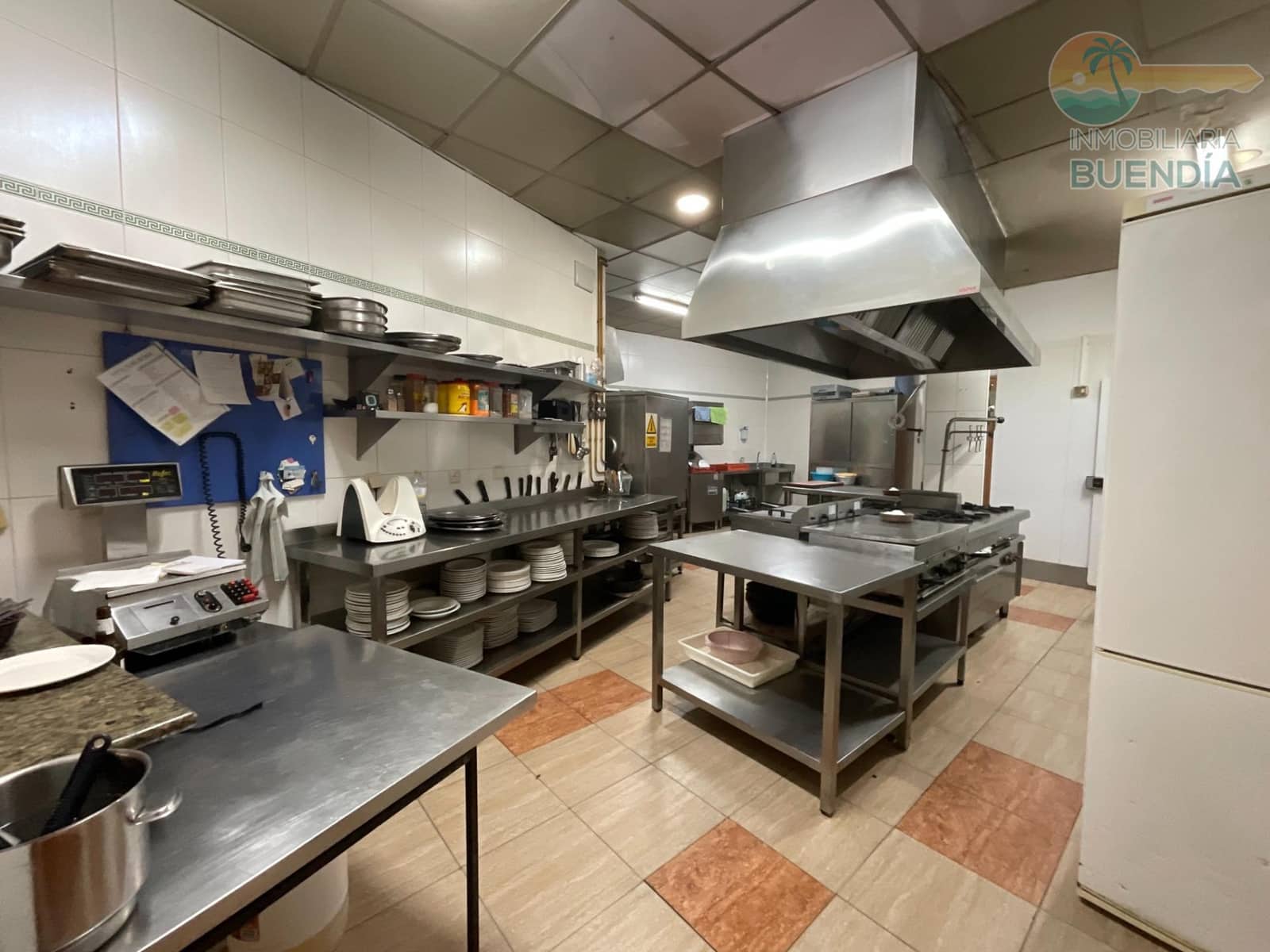 Kommersiell til salgs i Mazarron - € 390 000 (Ref: 8825265)