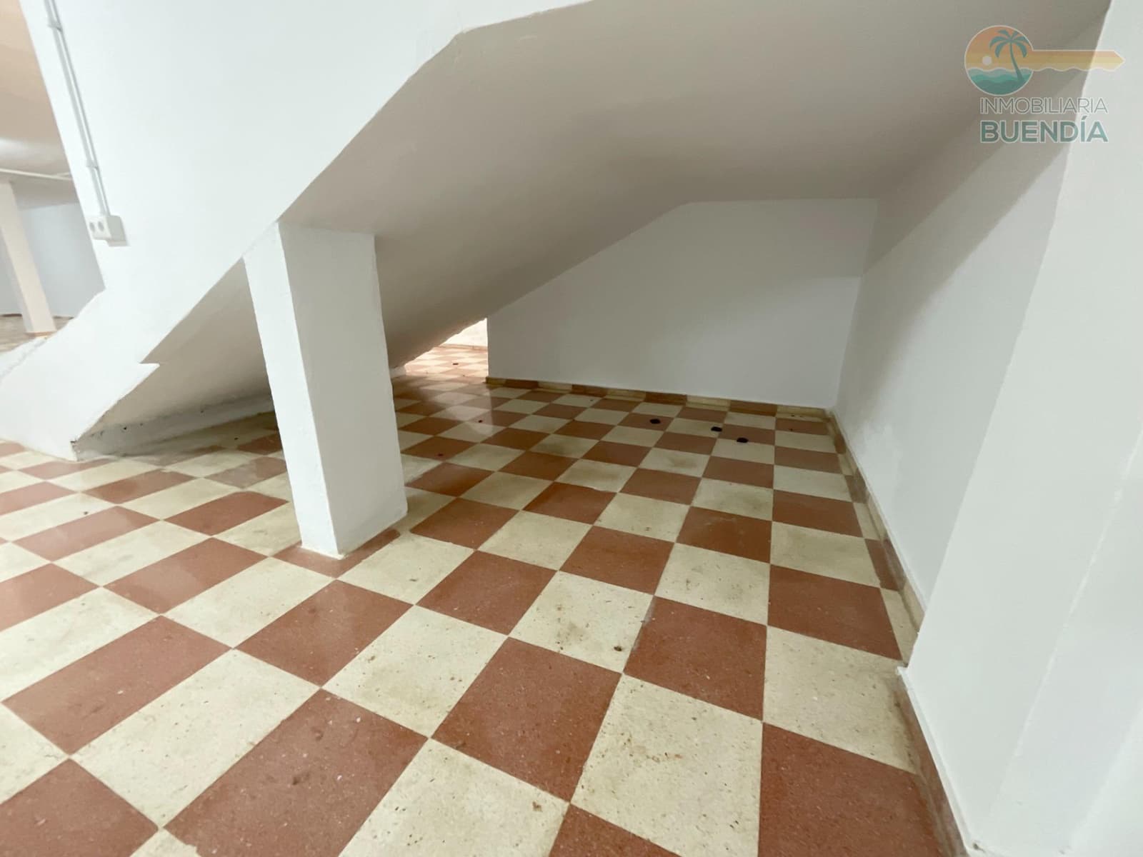 Garage til salg i Puerto de Mazarron - € 95.000 (Ref: 8879796)