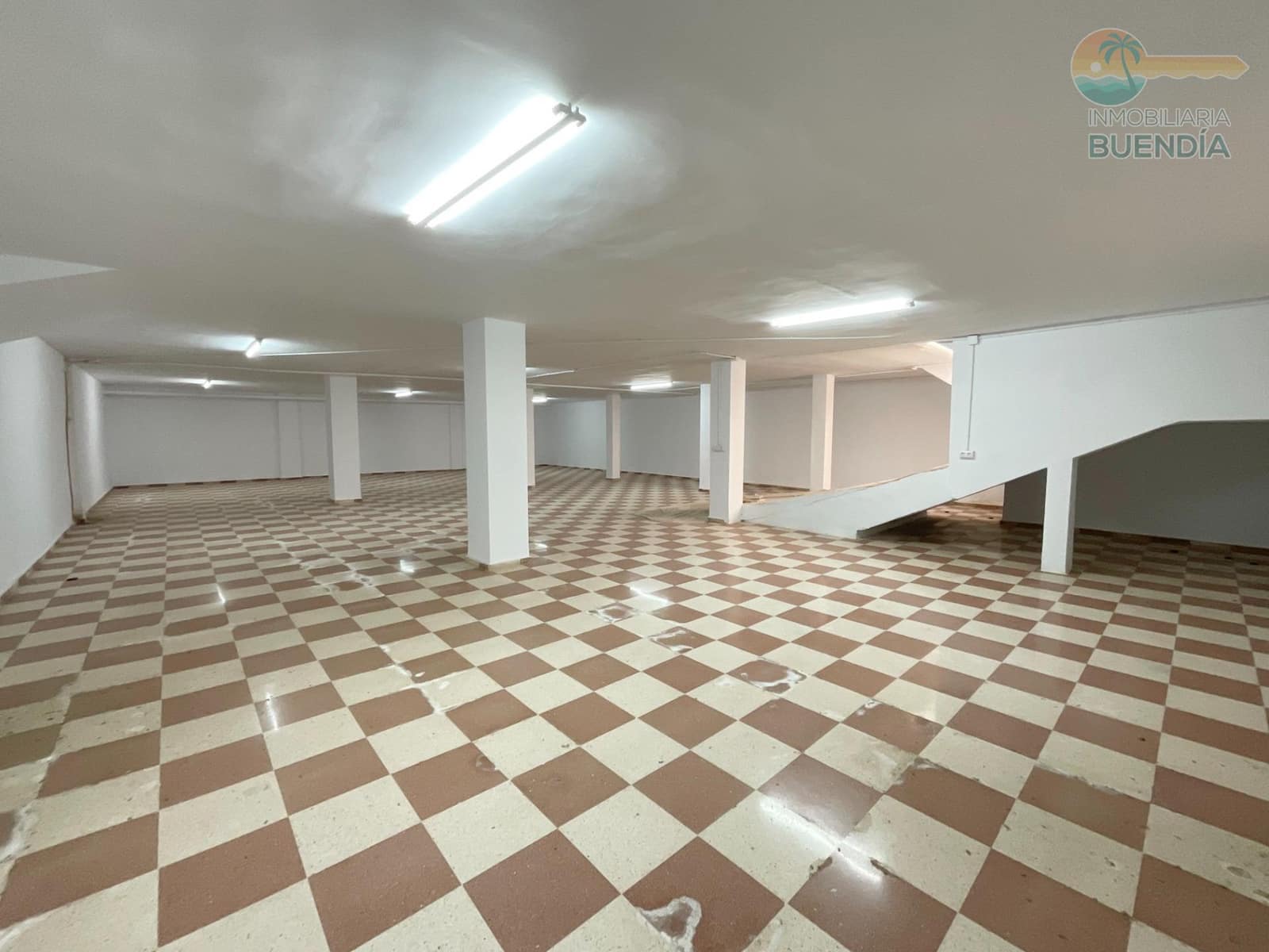 Garage til salg i Puerto de Mazarron - € 95.000 (Ref: 8879796)
