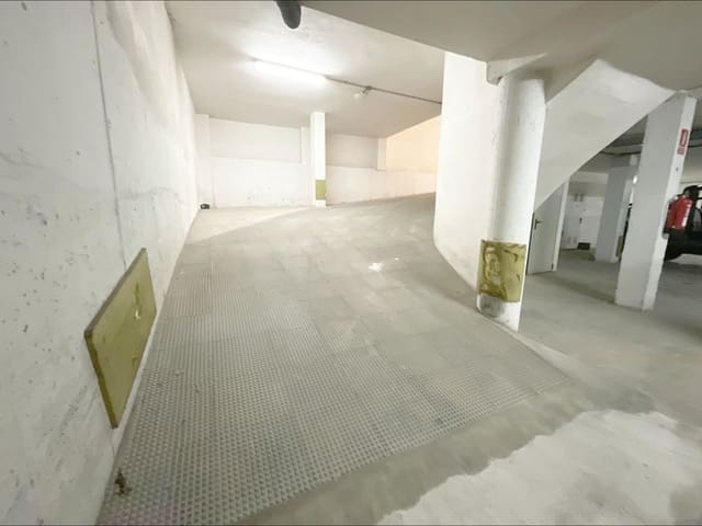 Garage te koop in Puerto de Mazarron, Mazarrón - € 8.000 (Ref: 9096080)