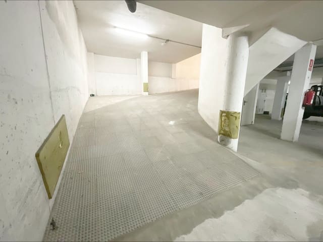 Garage te koop in Puerto de Mazarron, Mazarrón - € 8.000 (Ref: 9096080)