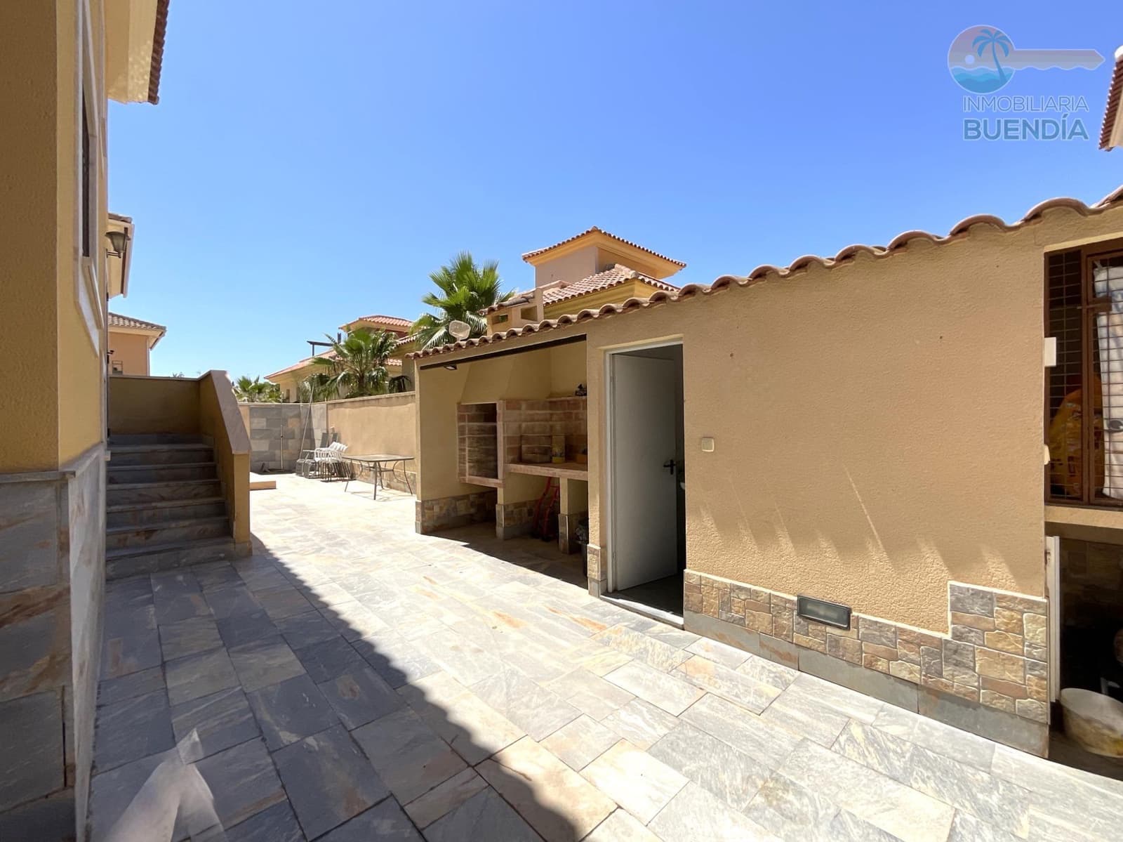 4 bedroom Villa for sale in Puerto de Mazarron with pool - € 370,000 (Ref: 9206542)