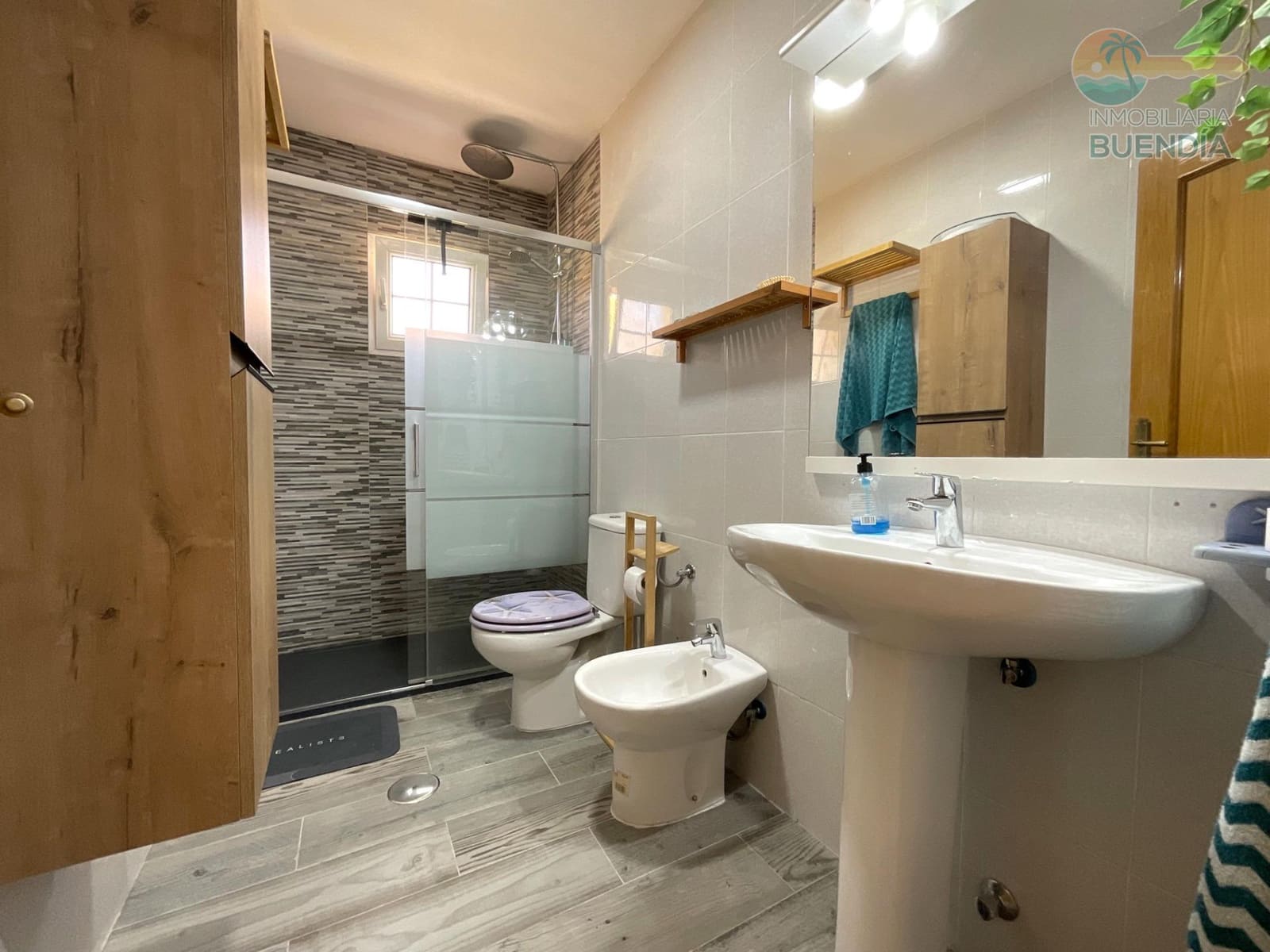 3 soveværelse Lejlighed til salg i Isla Plana med swimmingpool - € 245.000 (Ref: 9206545)