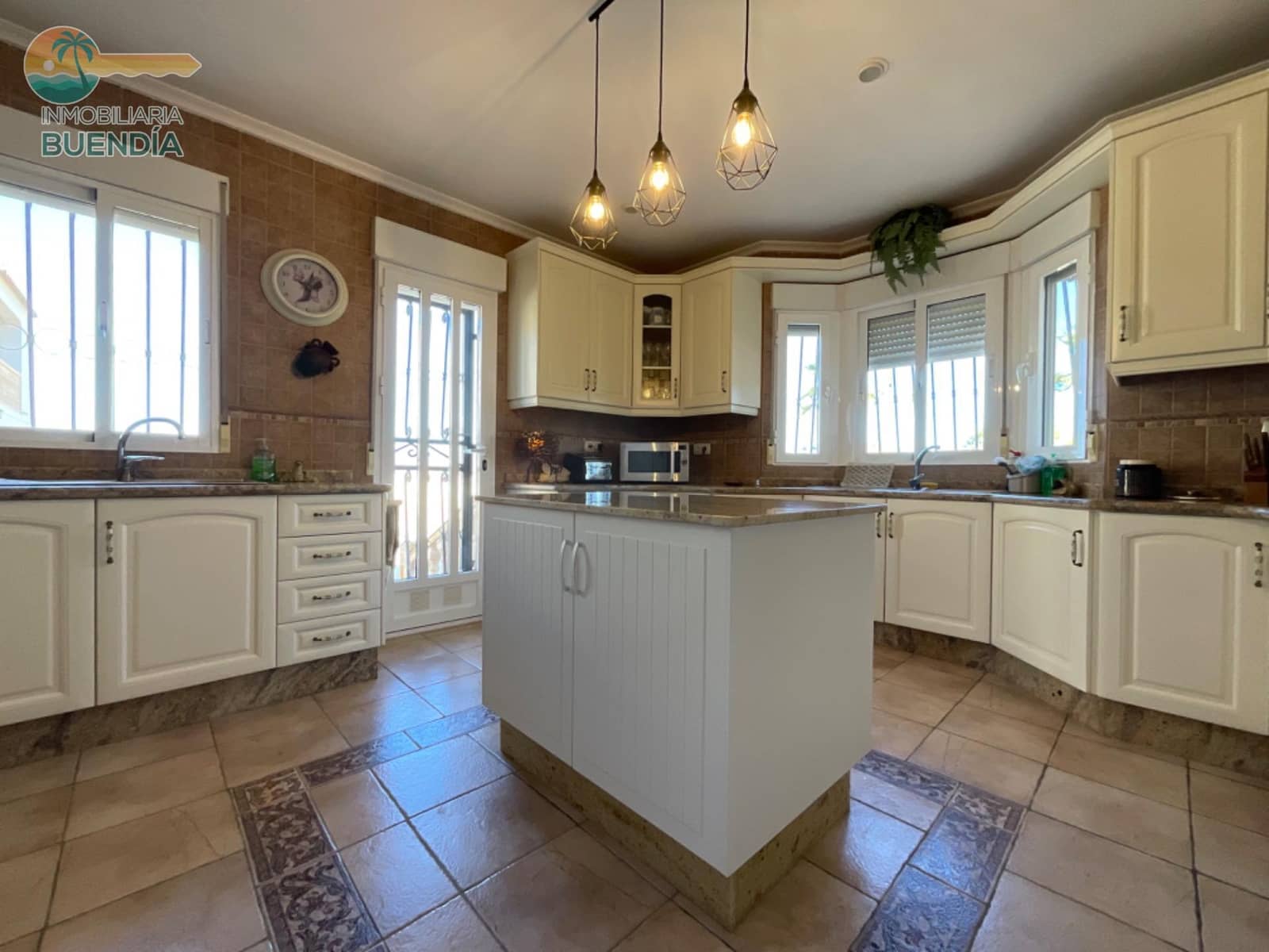 5 sovrum Villa till salu i Leiva med pool garage - 535 000 € (Ref: 9206550)