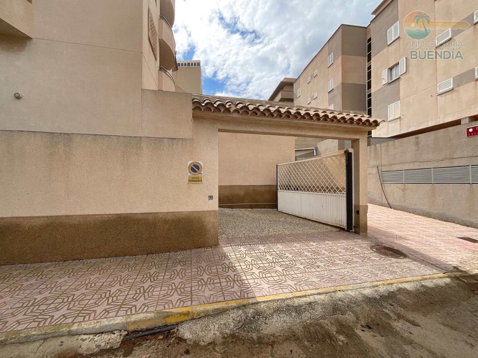 Garage te koop in Puerto de Mazarron - € 9.000 (Ref: 9276411)