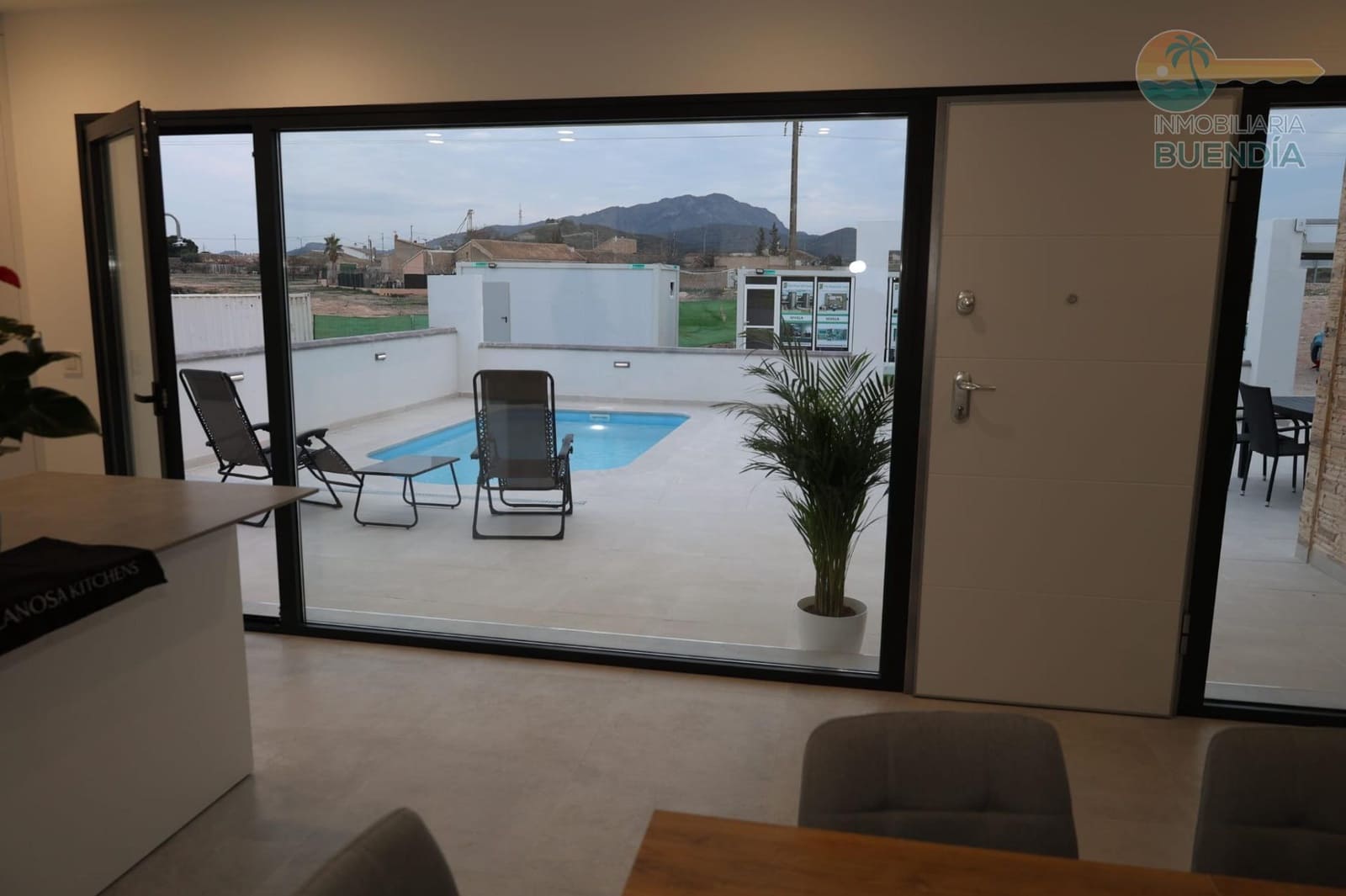 Chalet de 3 habitaciones en La Pinilla en venta - 249.780 € (Ref: 9291687)