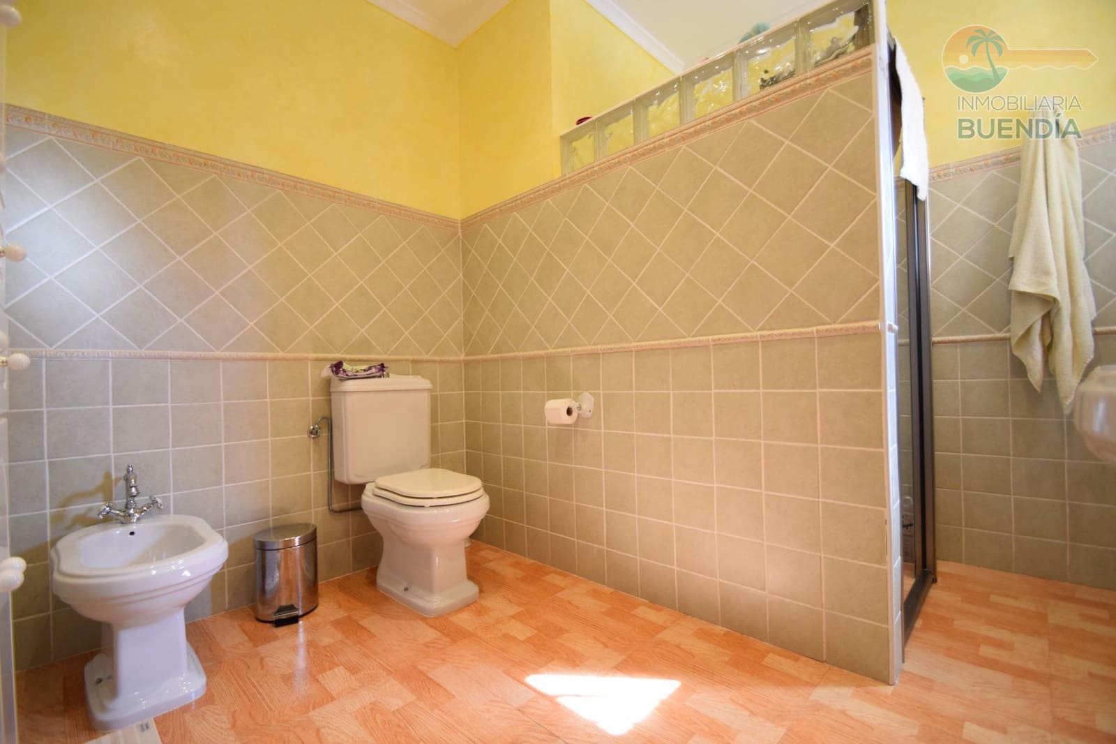 3 bedroom Villa for sale in Bolnuevo with pool garage - € 550,000 (Ref: 9303627)