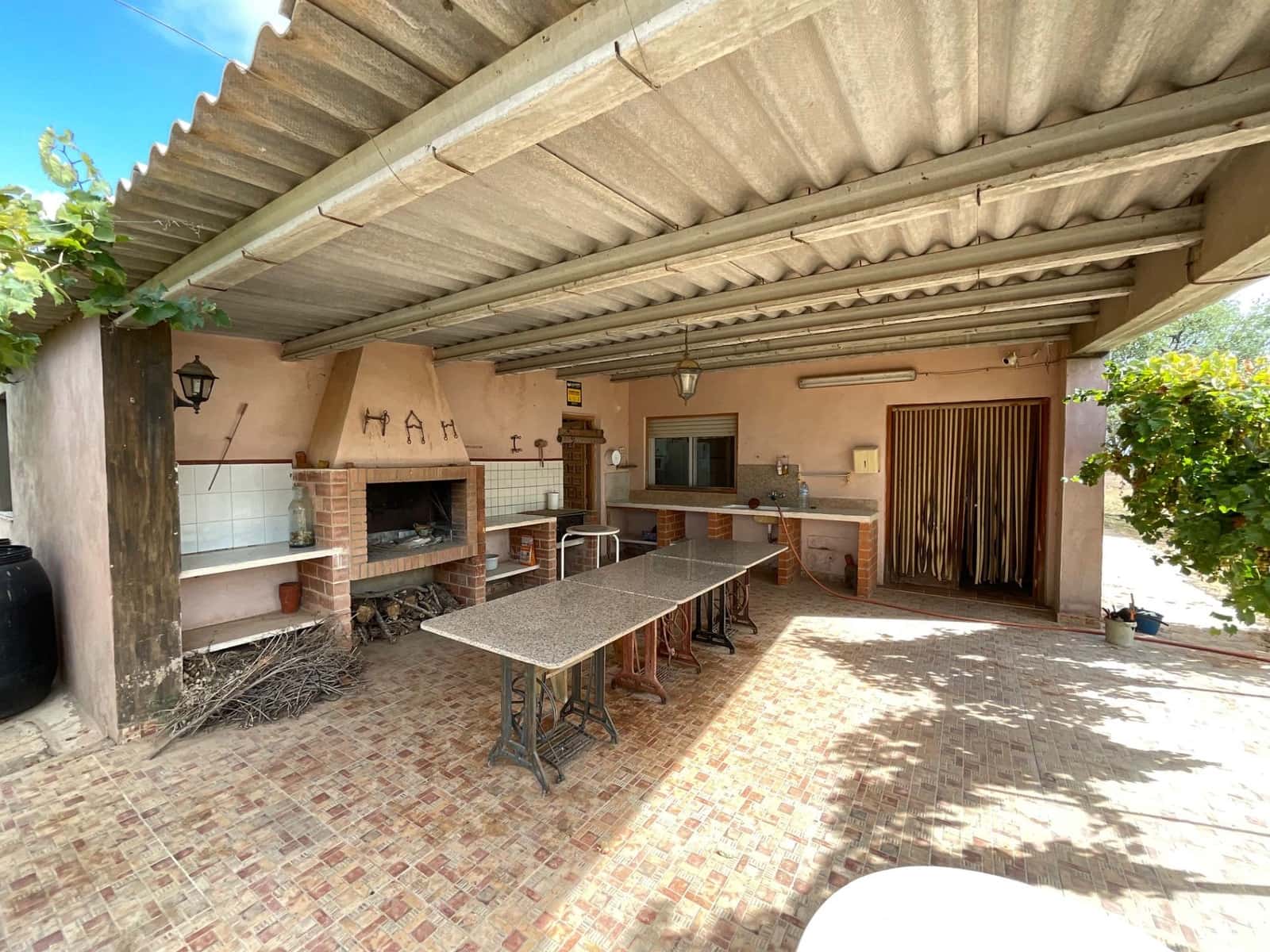 4 bedroom Finca/Country House for sale in La Magdalena with garage - € 304,900 (Ref: 9305184)