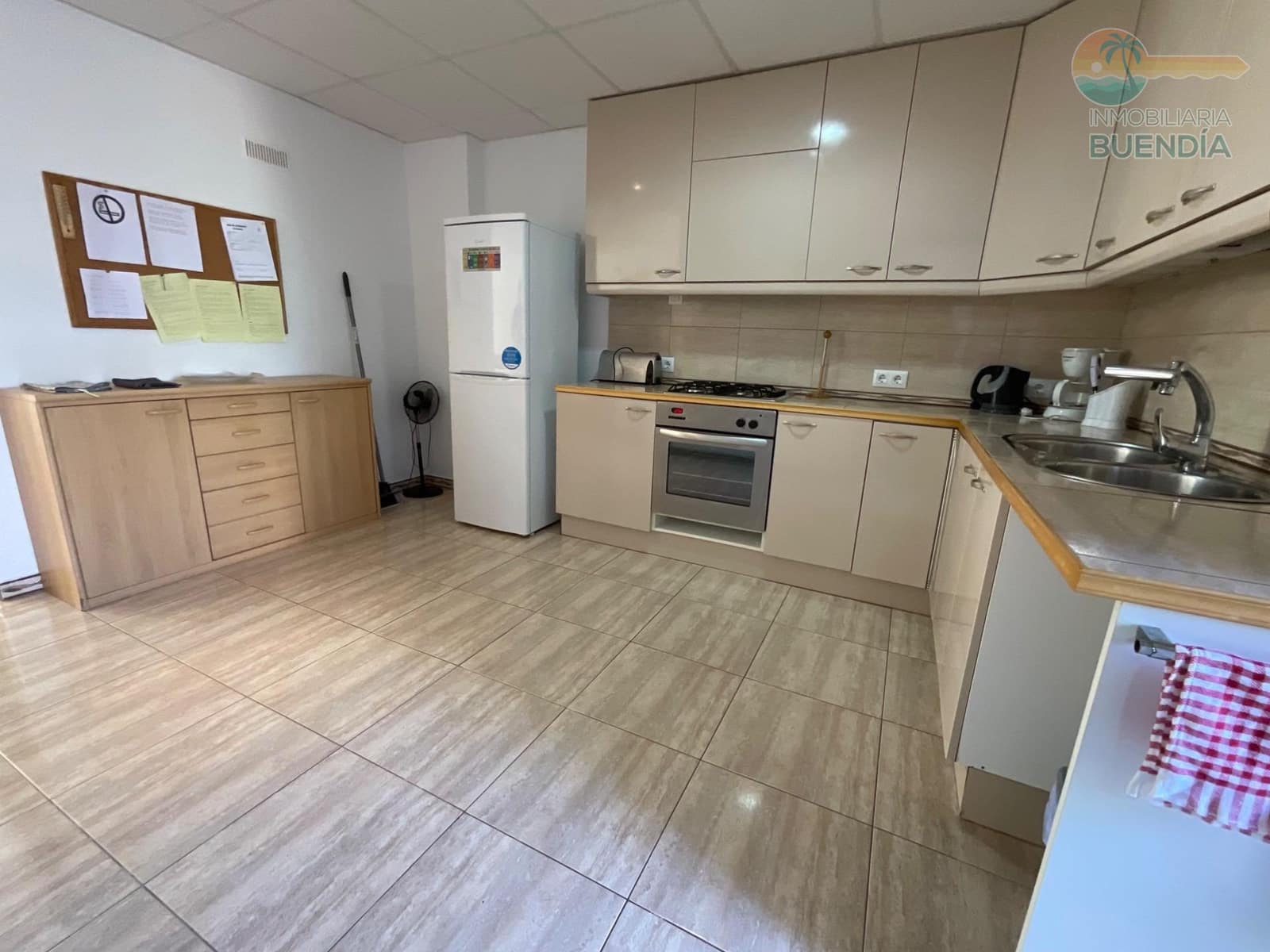 6 Zimmer Apartment zu verkaufen in Alamillo mit Pool - 265.000 € (Ref: 9317919)