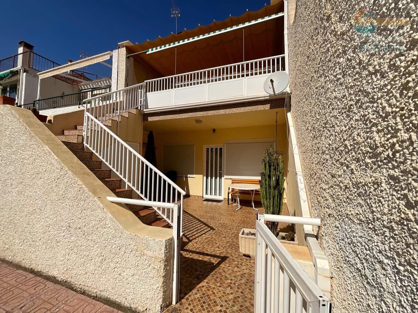 6 Zimmer Apartment zu verkaufen in Alamillo mit Pool - 265.000 € (Ref: 9317919)