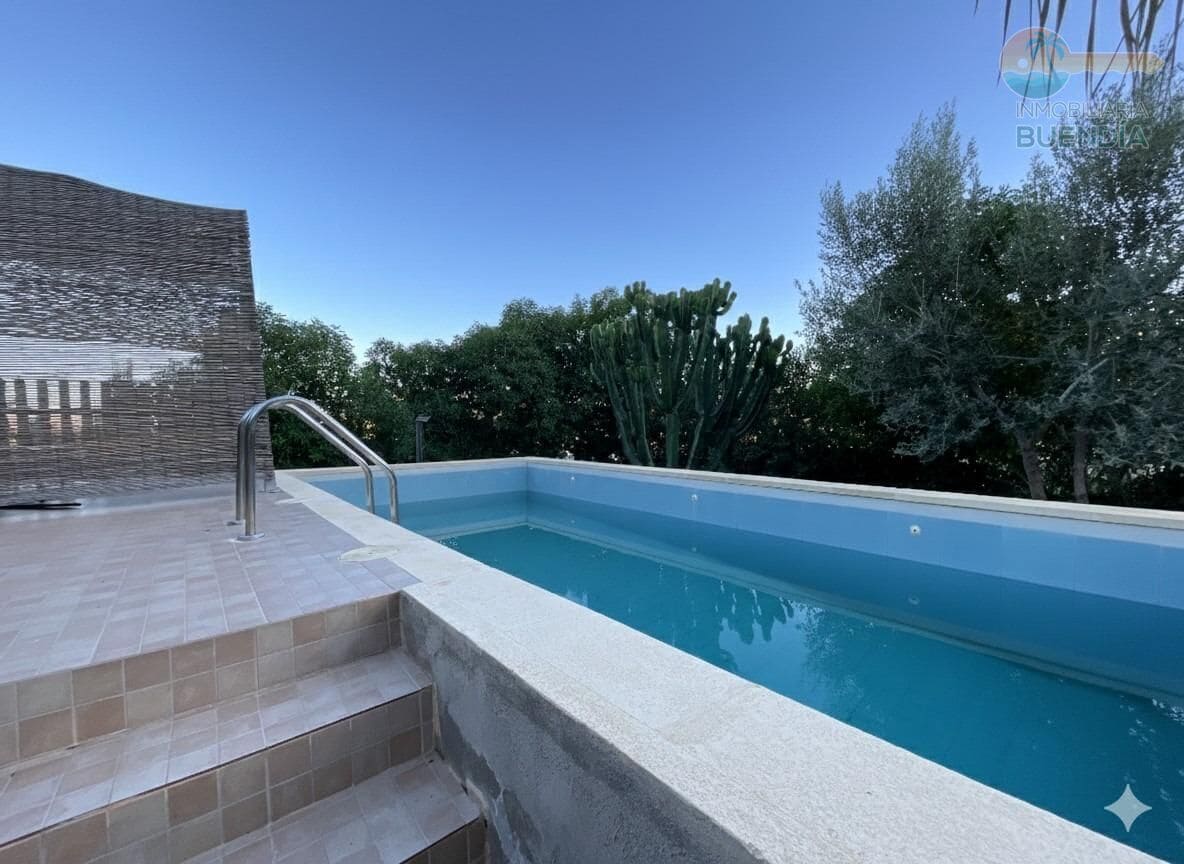 2 soveværelse Finca/Landehus til salg i Pastrana med swimmingpool - € 135.000 (Ref: 9414203)