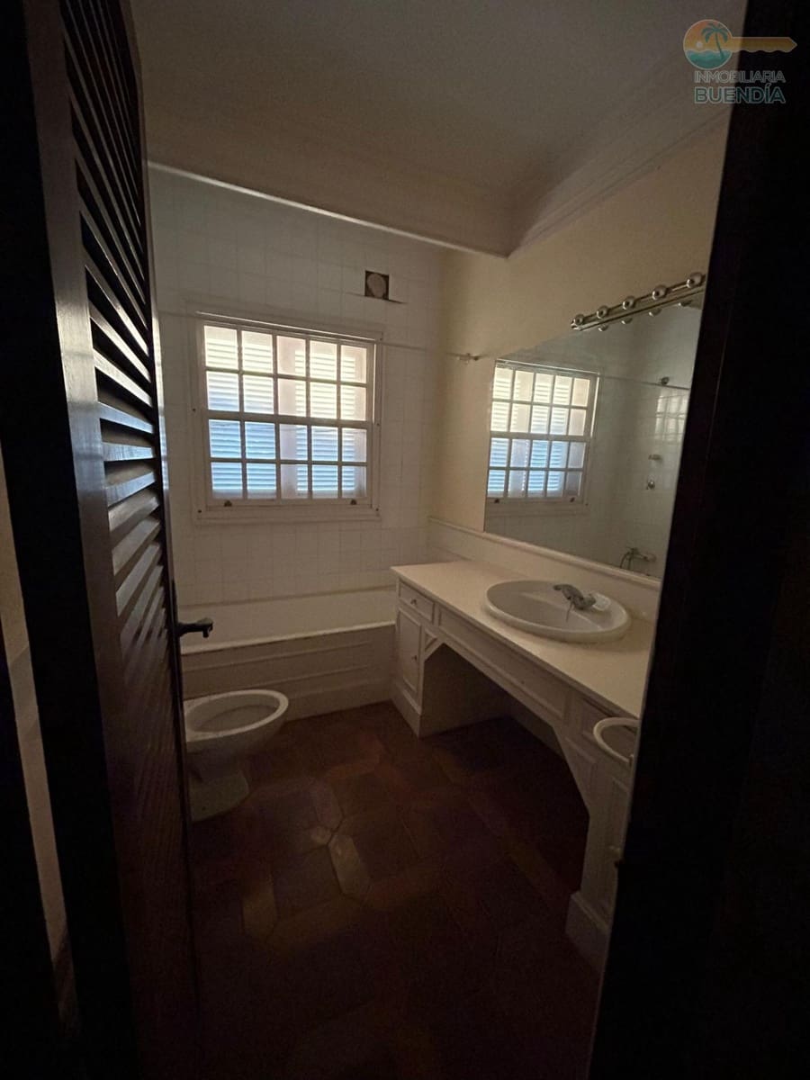 4 bedroom Villa for sale in Puerto de Mazarron with pool garage - € 590,000 (Ref: 9481261)