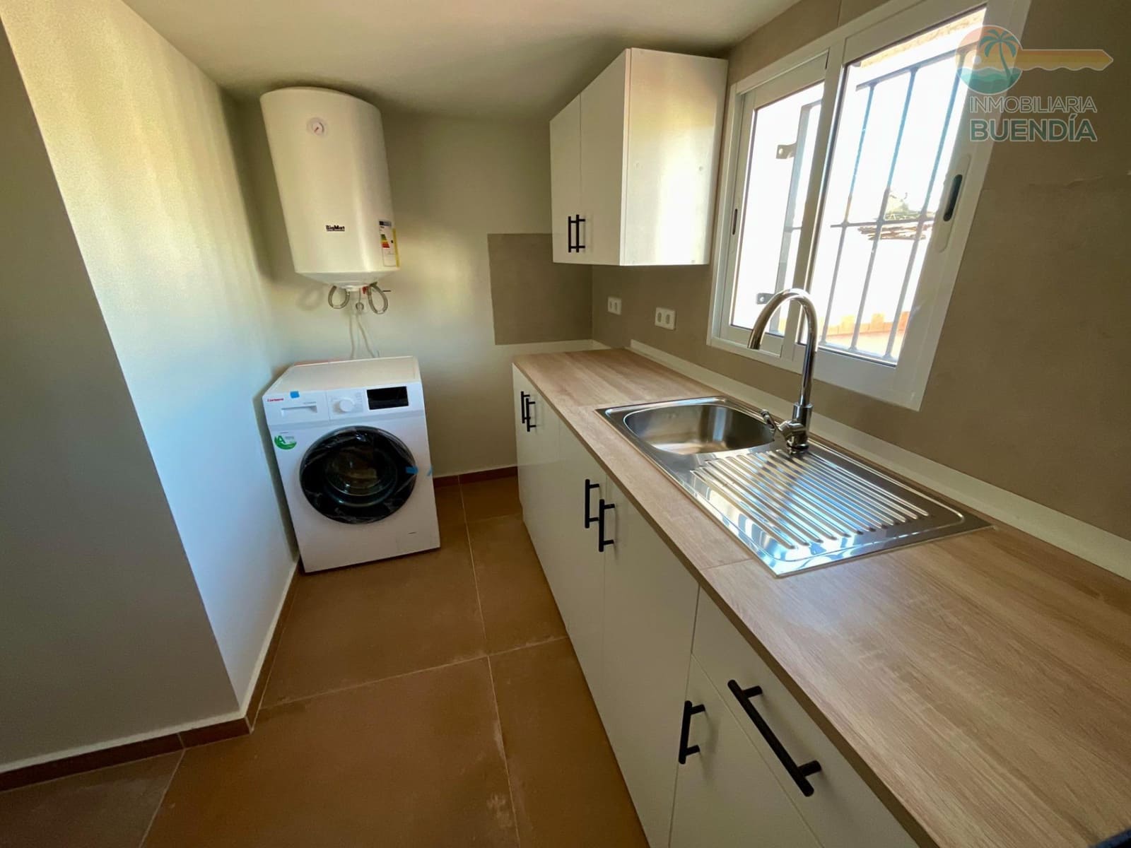 2 bedroom Finca/Country House for sale in Las Palas - € 128,000 (Ref: 9499432)