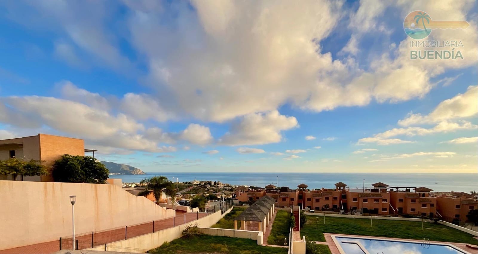 Ático de 2 habitaciones en Isla Plana en venta con piscina - 210.000 € (Ref: 9504371)