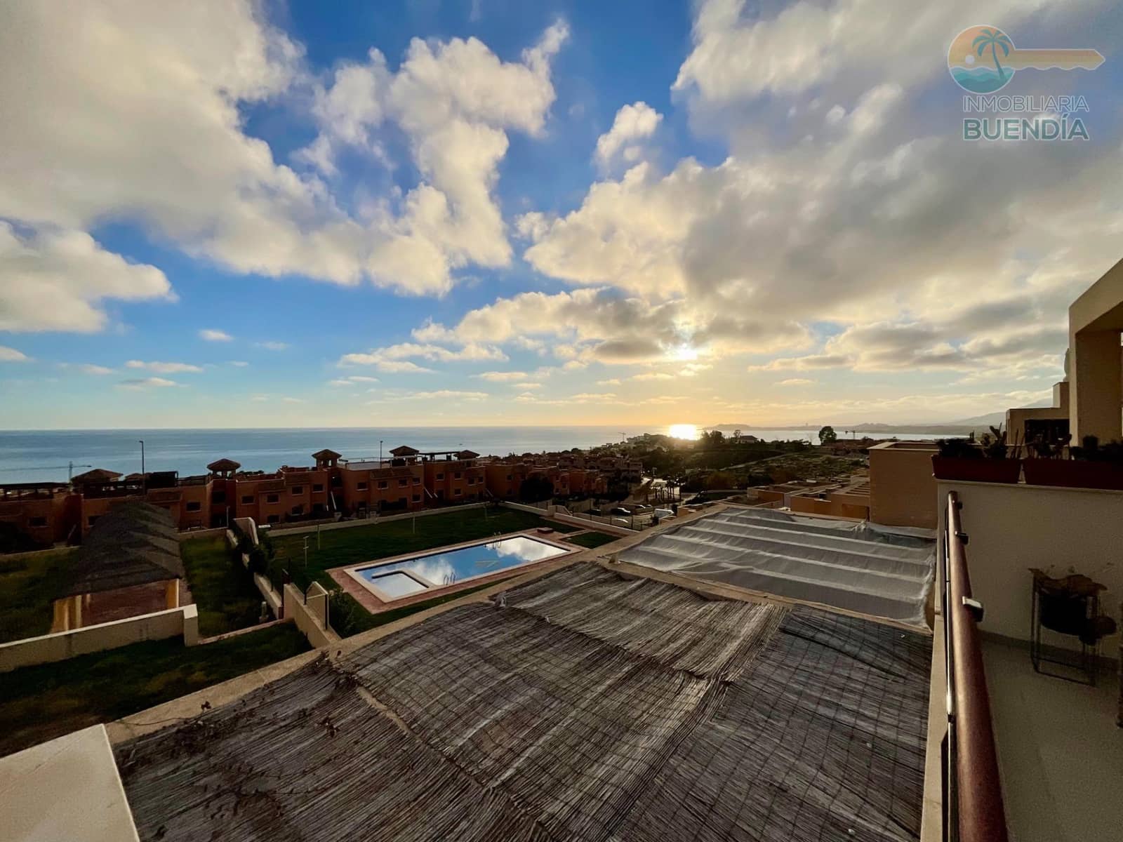 Ático de 2 habitaciones en Isla Plana en venta con piscina - 210.000 € (Ref: 9504371)