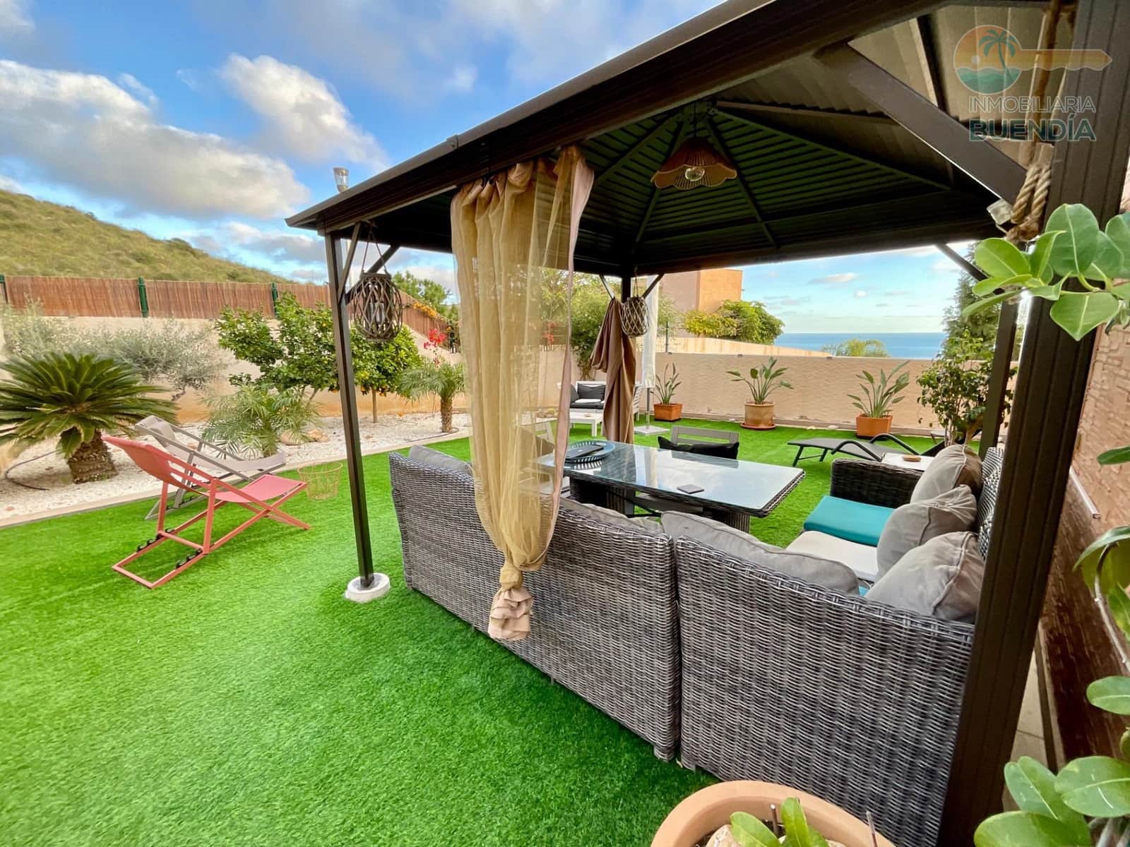 Ático de 2 habitaciones en Isla Plana en venta con piscina - 210.000 € (Ref: 9504371)