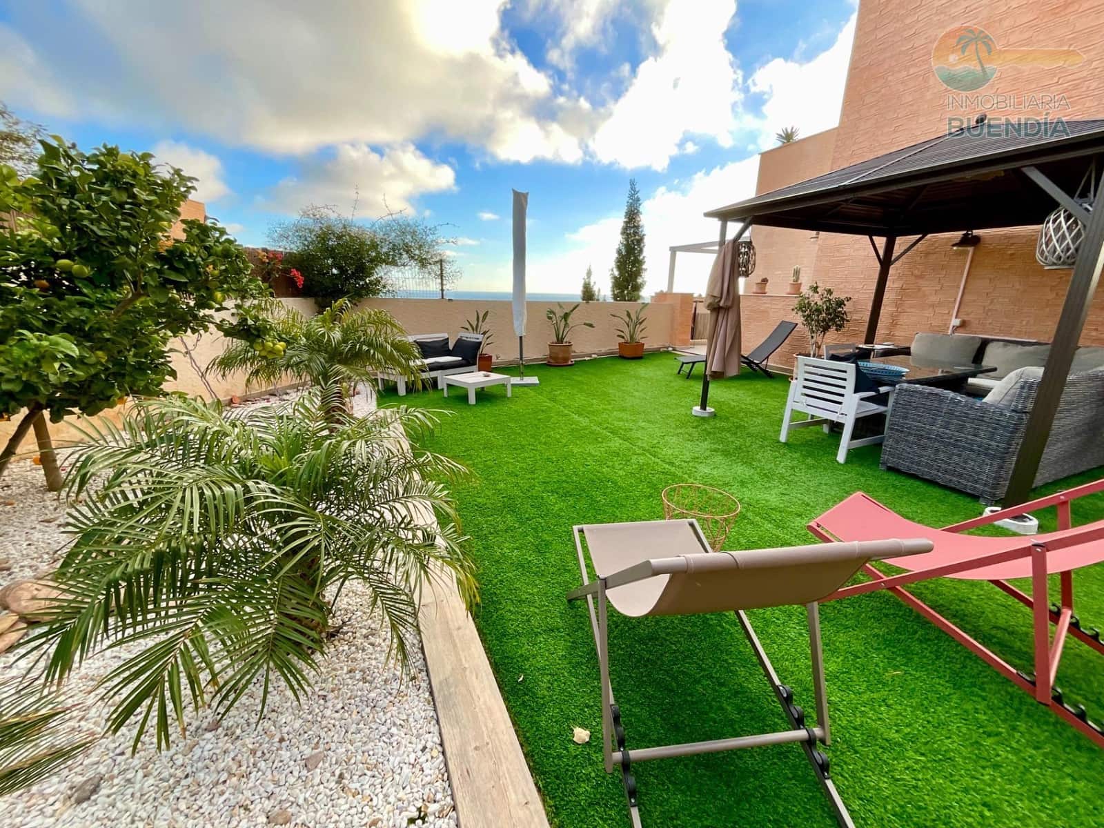 Ático de 2 habitaciones en Isla Plana en venta con piscina - 210.000 € (Ref: 9504371)