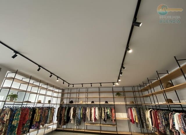 Comercial para venda em Puerto de Mazarron, Mazarrón - 92 000 € (Ref: 9536028)