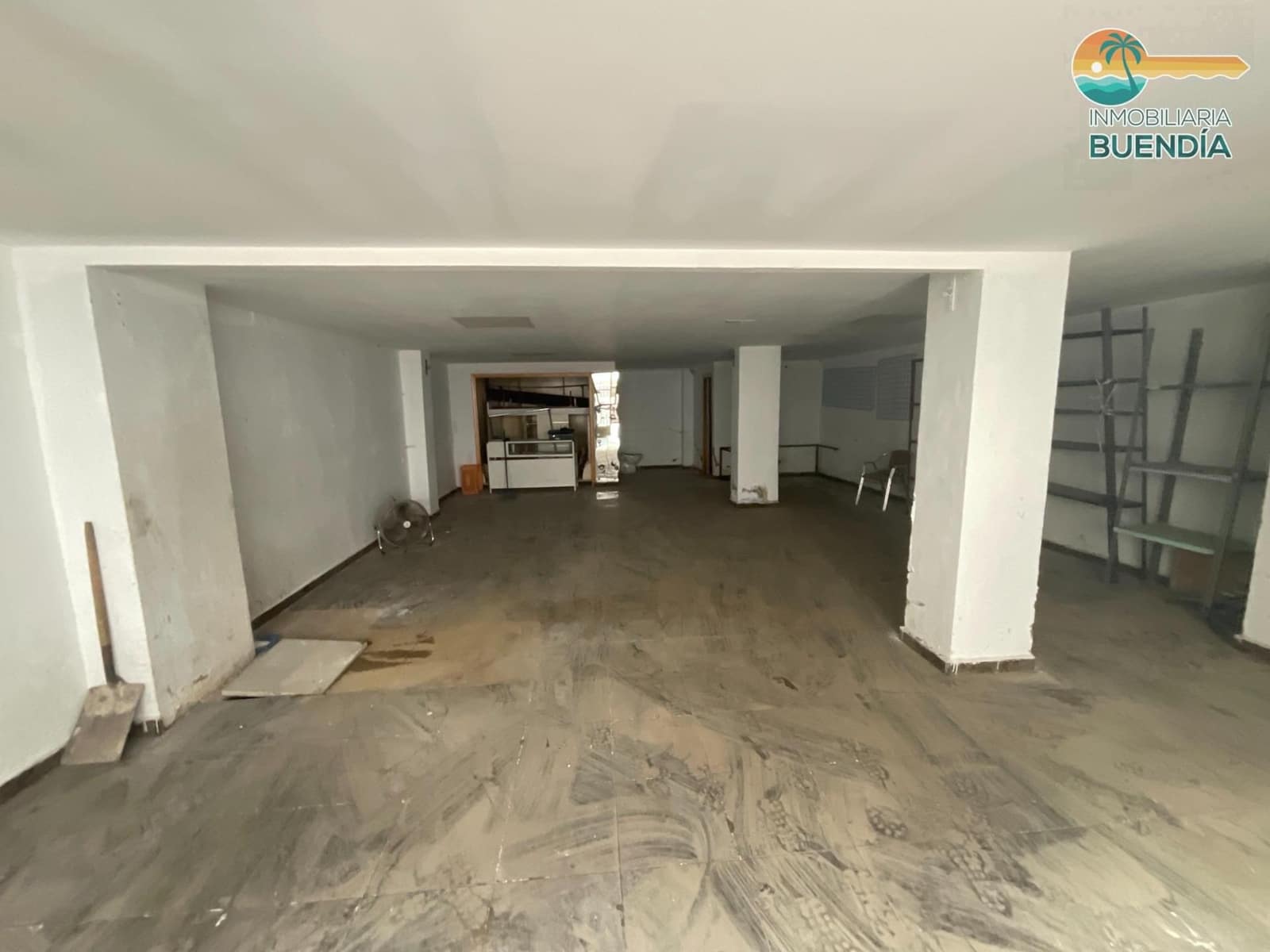 Comercial para venda em Puerto de Mazarron - 92 000 € (Ref: 9536028)