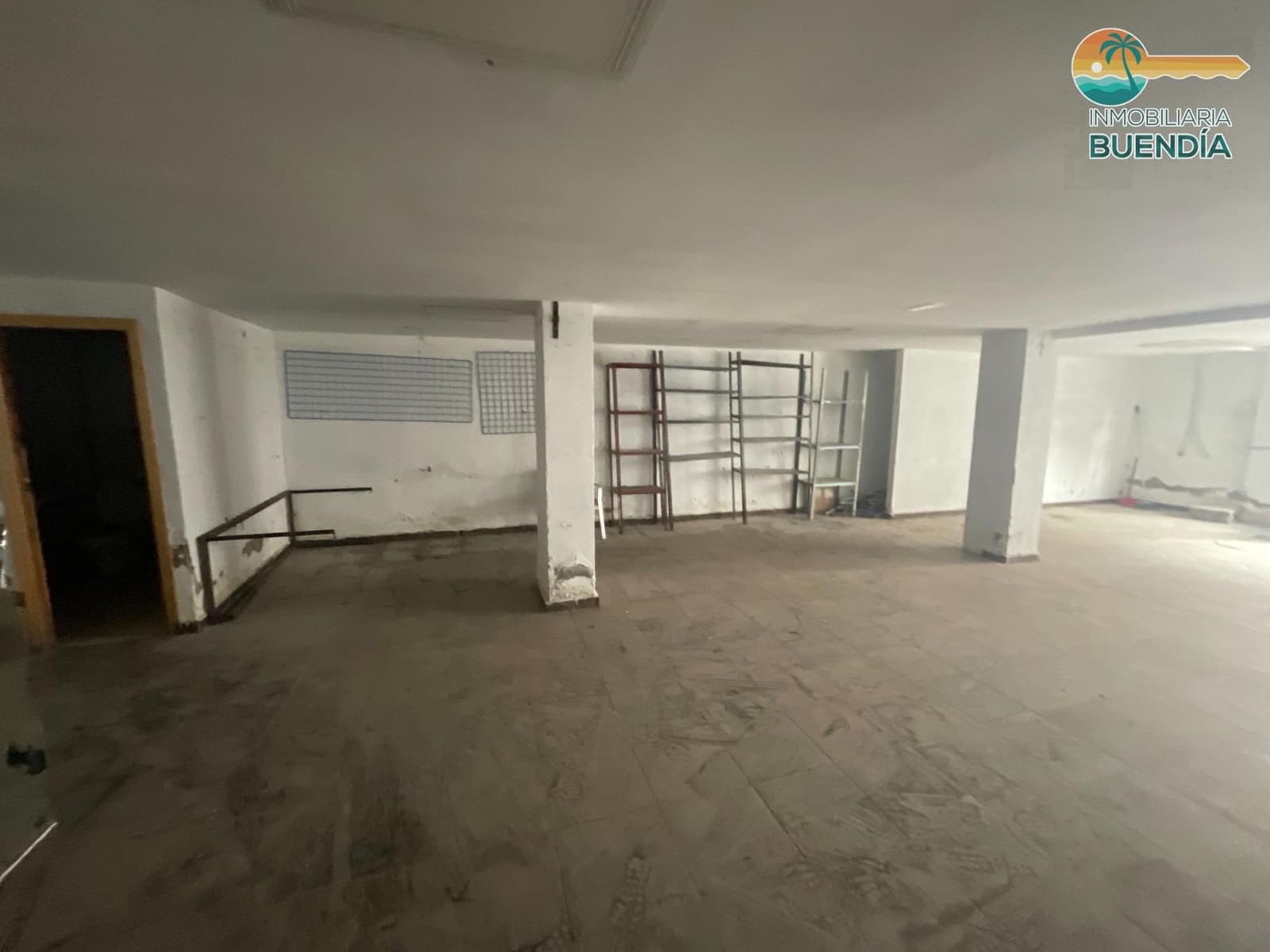 Comercial para venda em Puerto de Mazarron - 92 000 € (Ref: 9536028)