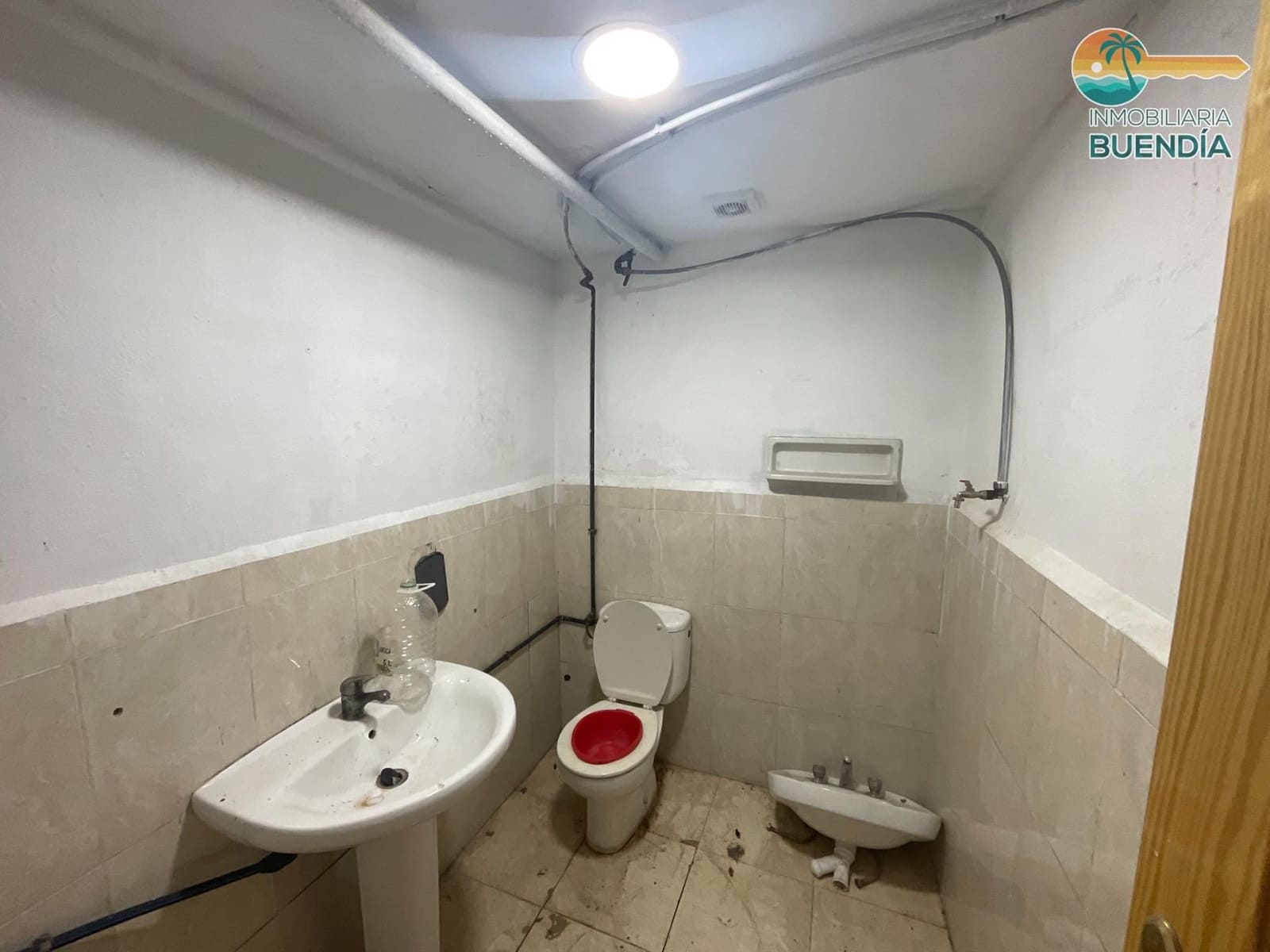 Comercial para venda em Puerto de Mazarron - 92 000 € (Ref: 9536028)