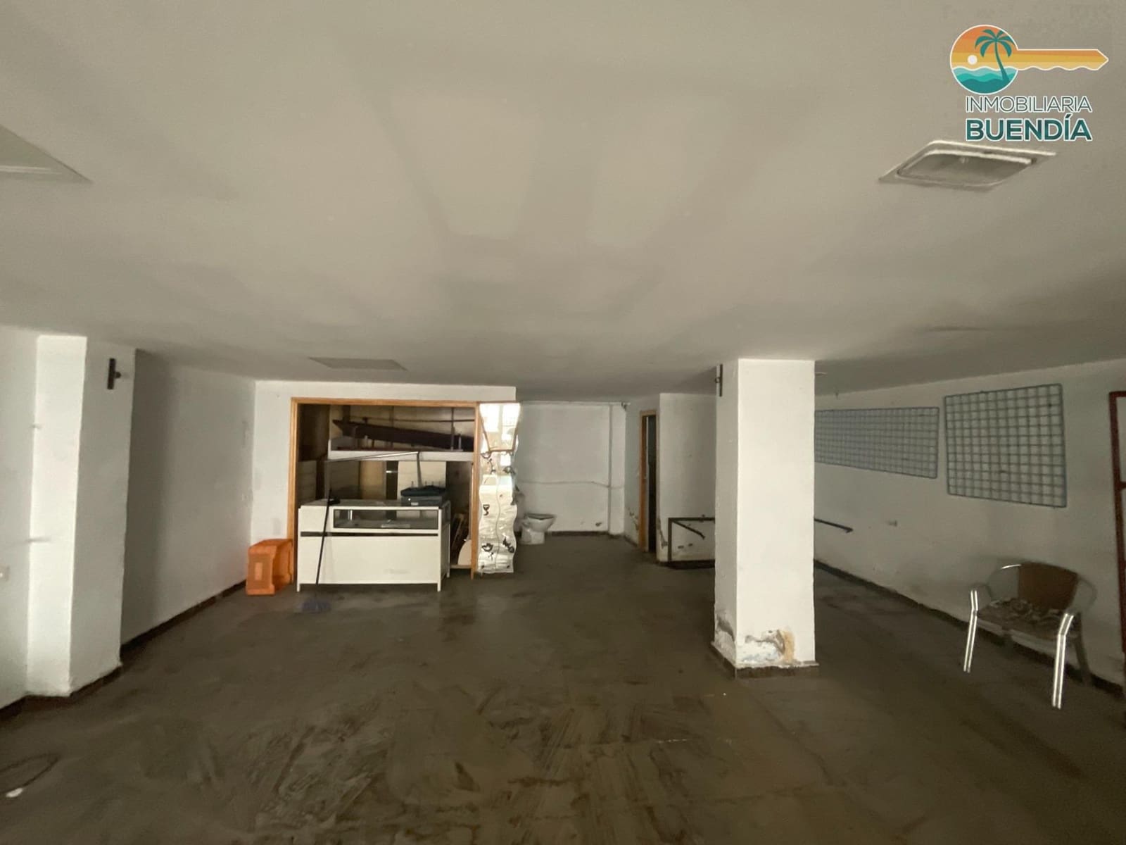 Comercial para venda em Puerto de Mazarron - 92 000 € (Ref: 9536028)