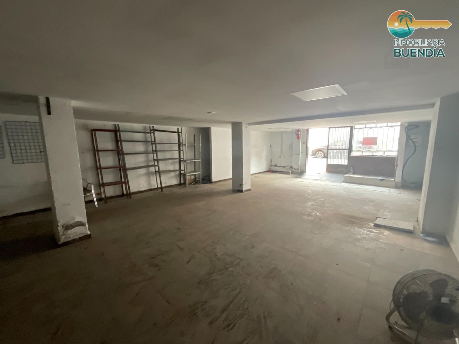 Comercial para venda em Puerto de Mazarron - 92 000 € (Ref: 9536028)