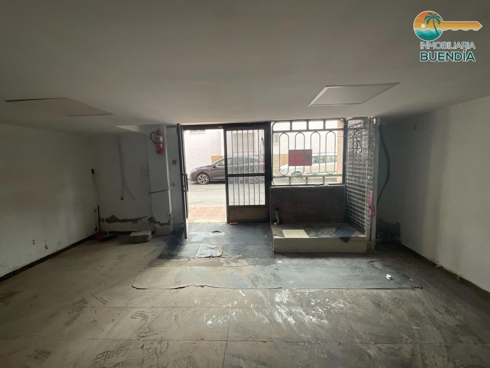 Comercial para venda em Puerto de Mazarron - 92 000 € (Ref: 9536028)