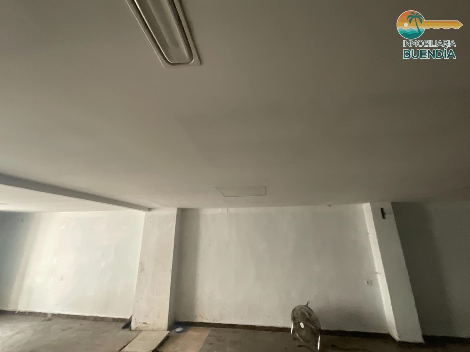 Comercial para venda em Puerto de Mazarron - 92 000 € (Ref: 9536028)