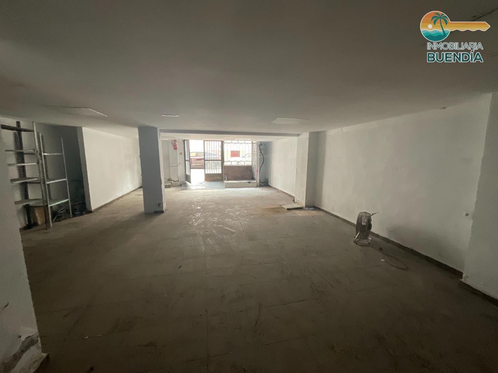 Comercial para venda em Puerto de Mazarron - 92 000 € (Ref: 9536028)